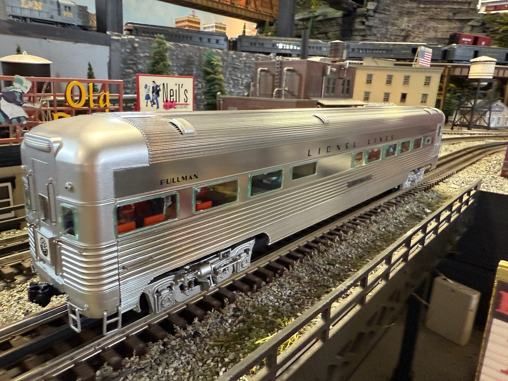 Lionel 2527190 - 18" Aluminum Passenger Car Set "Lionel Lines" (4-car)