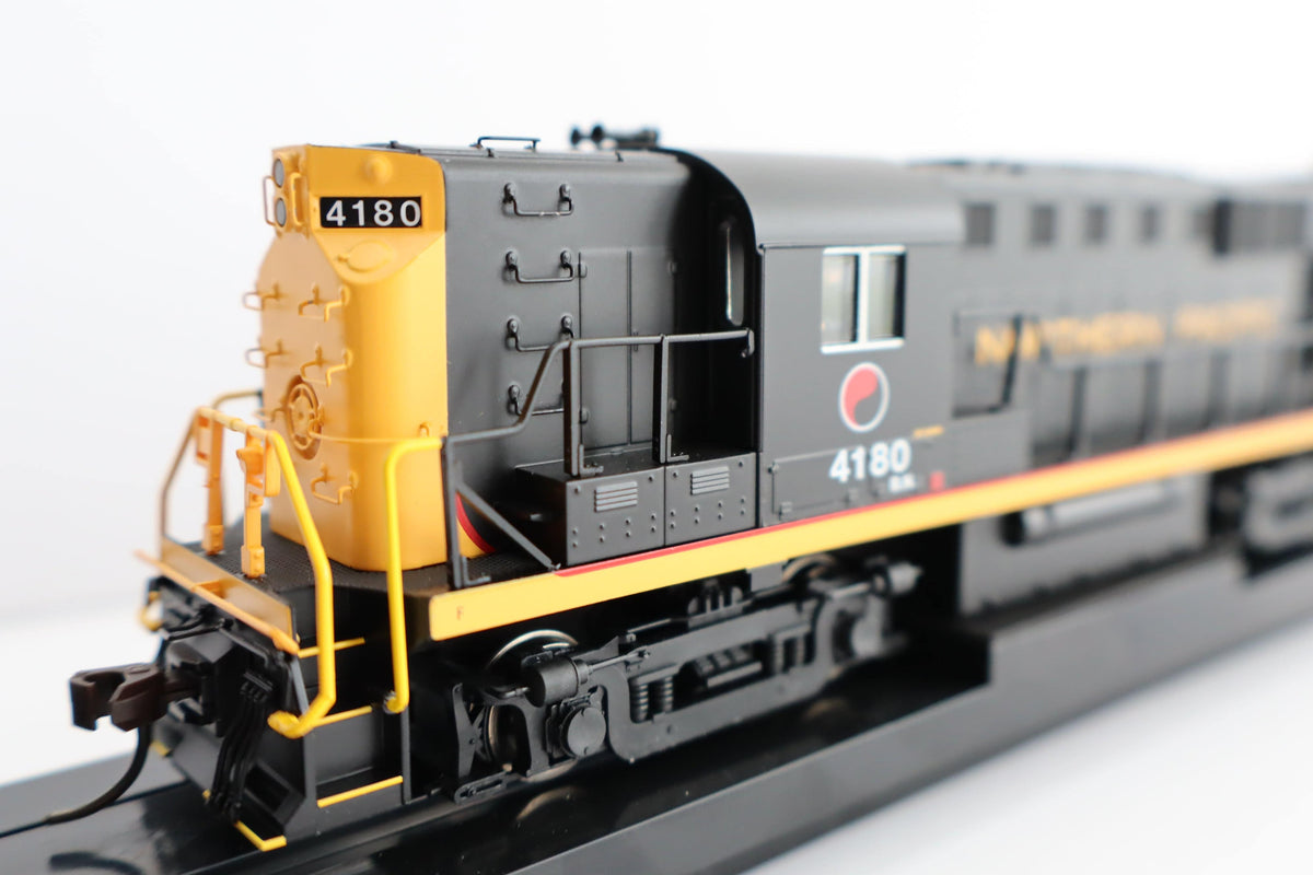 Atlas HO 10004535 - Gold - ALCo RS-11 Diesel Locomotive "Burlington Northern" #4183 (Northern Pacific patch)