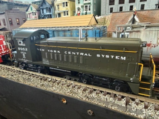 MTH 30-21325-1 - SW-8 Switcher Diesel Engine "Pittsburg & Lake Erie" #8962 w/ PS3 (New York Central) - Custom Run for MrMuffin'sTrains - MrMuffin'sTrains