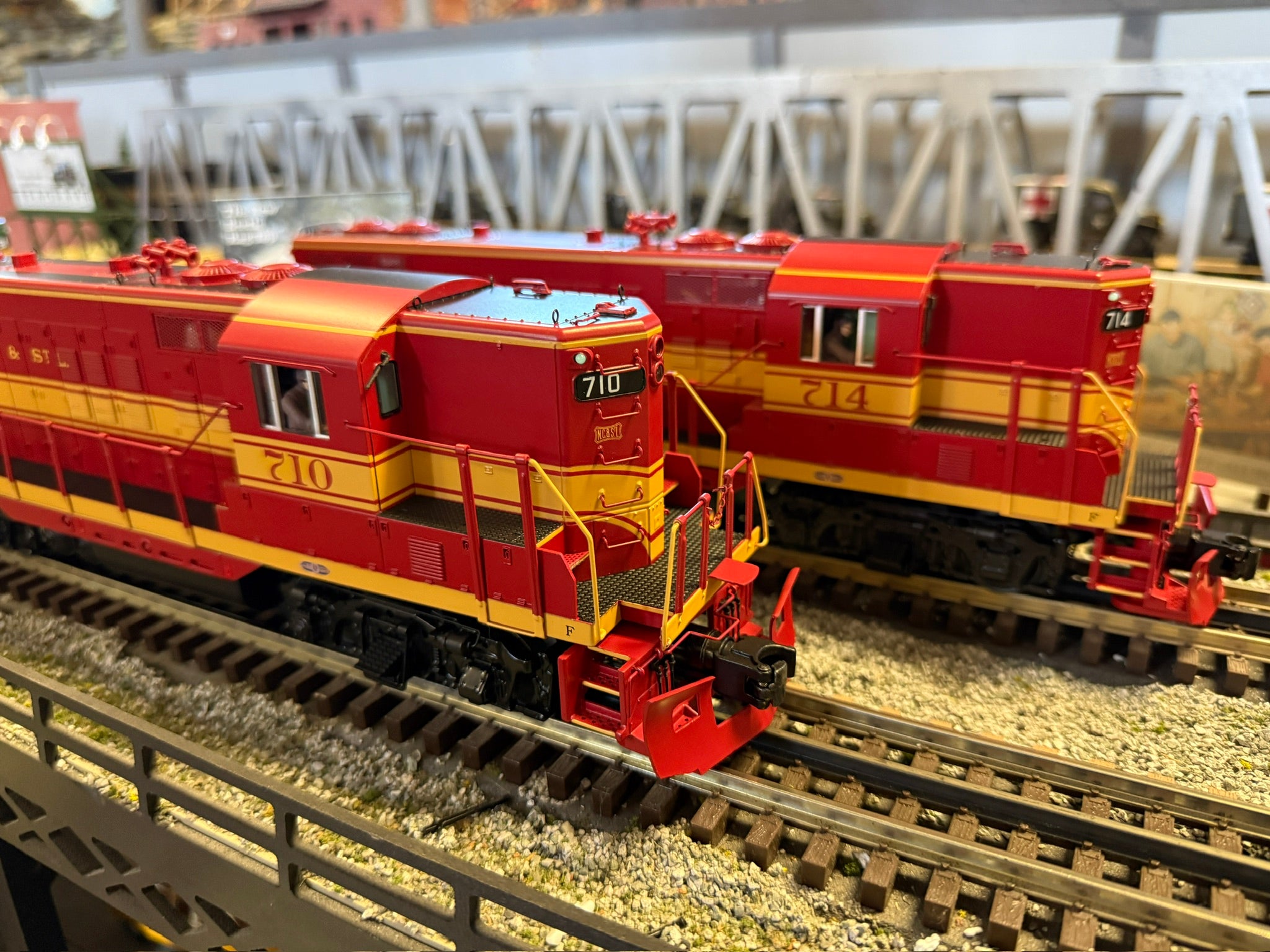 MTH 20-22027-1 - GP-7 Diesel Engine "Nashville, Chattanooga & St. Louis" #710 w/ PS3  - Custom Run for MrMuffin'sTrains