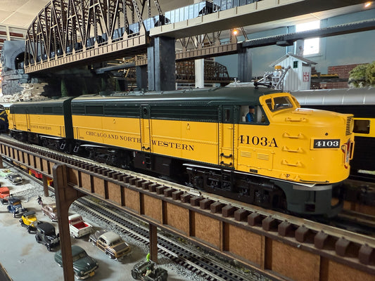 Lionel 2533900 - Legacy - FA-2 AA Diesel Set "Chicago & North Western" #4103A/4104A - MrMuffin'sTrains