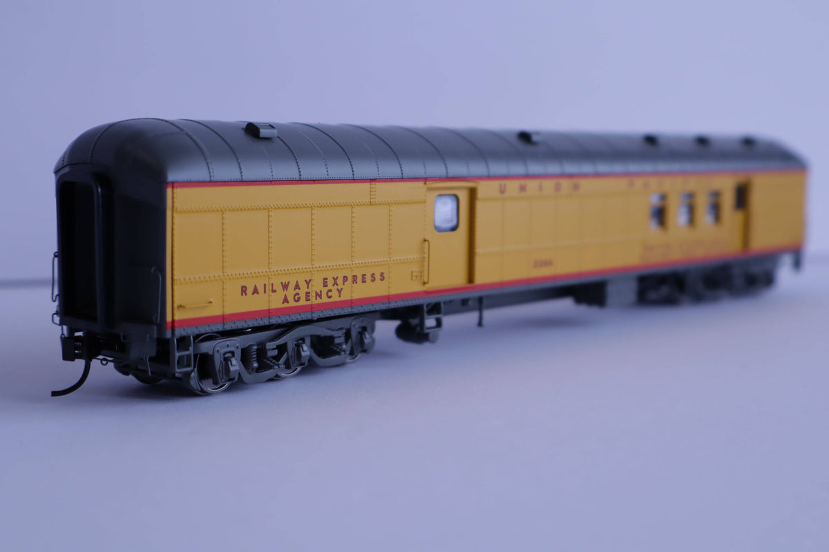 Walthers HO 920-17510 - Proto - 70' Heavyweight Baggage Car "Union Pacific" #3064