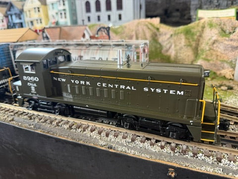 MTH 30-21324-1 - SW-8 Switcher Diesel Engine "Pittsburg & Lake Erie (New York Central)" #8960 w/ PS3 - Custom Run for MrMuffin'sTrains - MrMuffin'sTrains