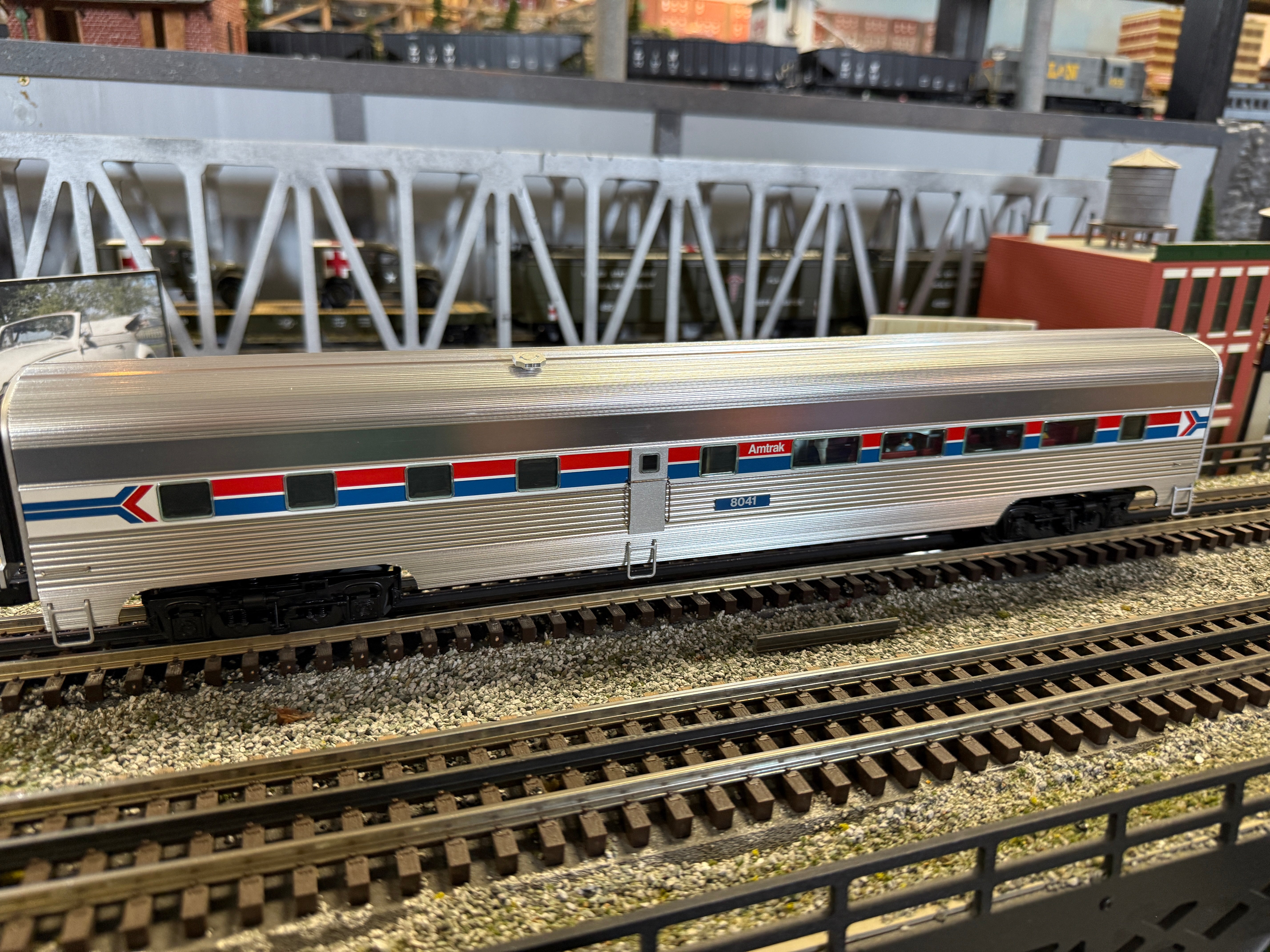 Lionel 2527180 - 18" Aluminum Stationsounds Diner Car "Amtrak" Phase I