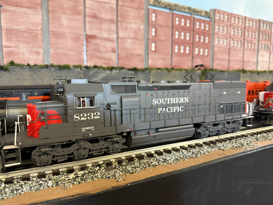 Lionel 2533842 - Legacy - SD40T-2 Diesel Locomotive "Southern Pacific" #8236