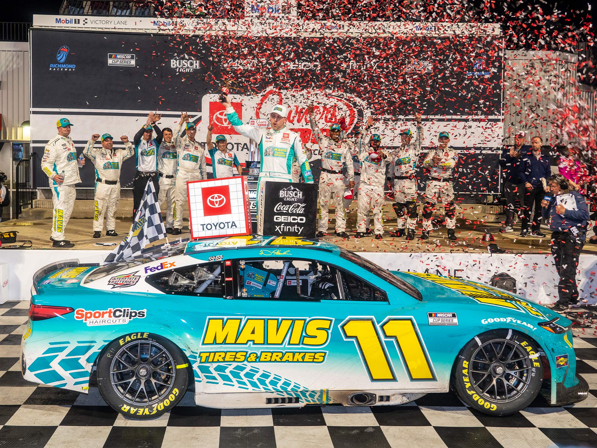 Lionel Racing - NASCAR Cup Series 2024 - Denny Hamlin - #11 Mavis Tires & Brakes
