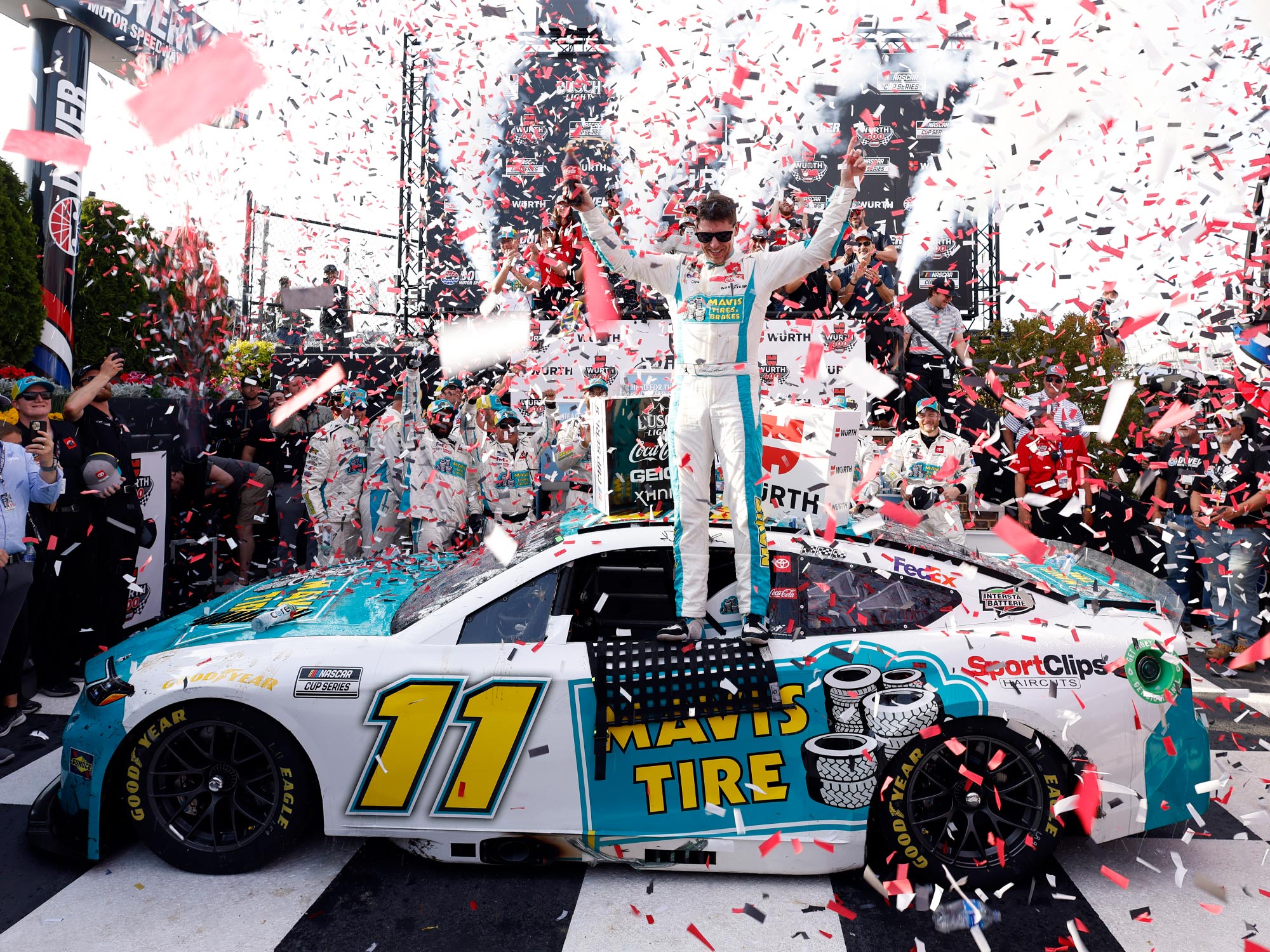 Lionel Racing - NASCAR Cup Series 2024 - Denny Hamlin #11 Mavis Tire