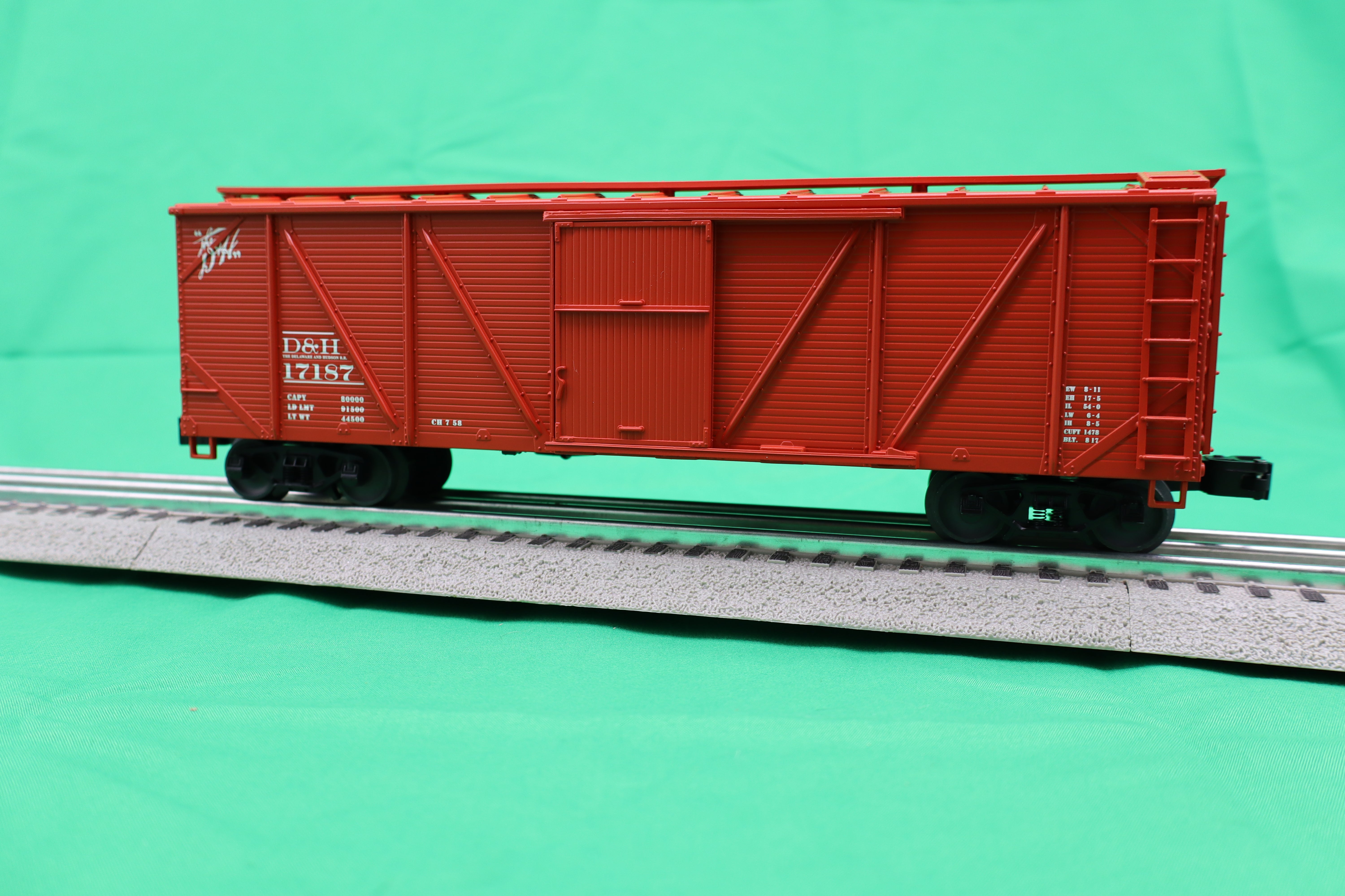 Lionel 2442171 - Single Sheathed Boxcar "Delaware & Hudson" #17187