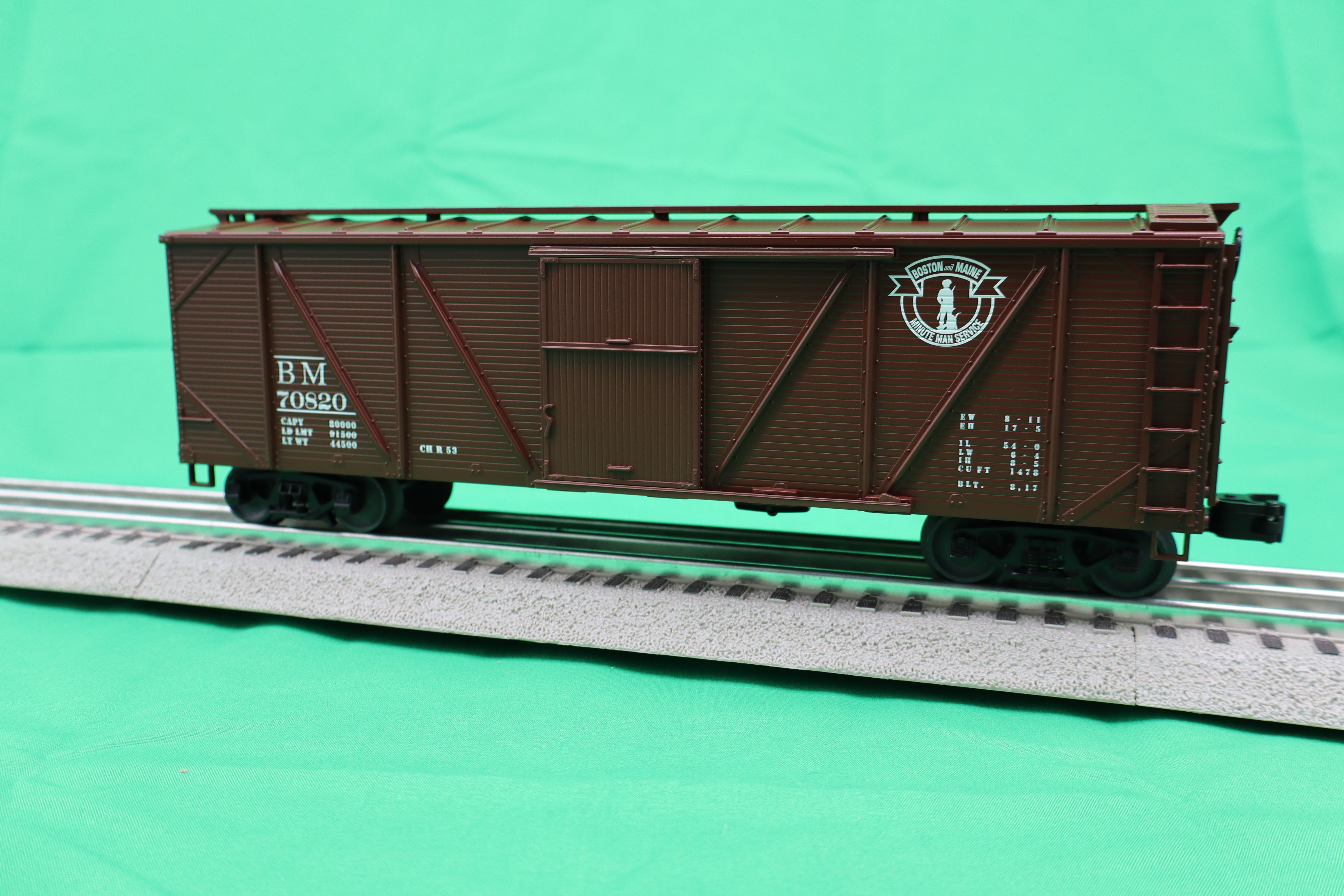 Lionel 2442161 - Single Sheathed Boxcar "Boston & Maine" #70820