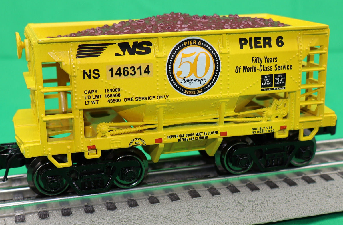 Ready Made Trains RMT-96747 - Ore Car "Norfolk Southern" (Pier 6)