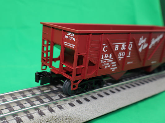 Lionel 2442089 - Composite 2-Bay Hopper "Chicago, Burlington & Quincy" #194501 - MrMuffin'sTrains