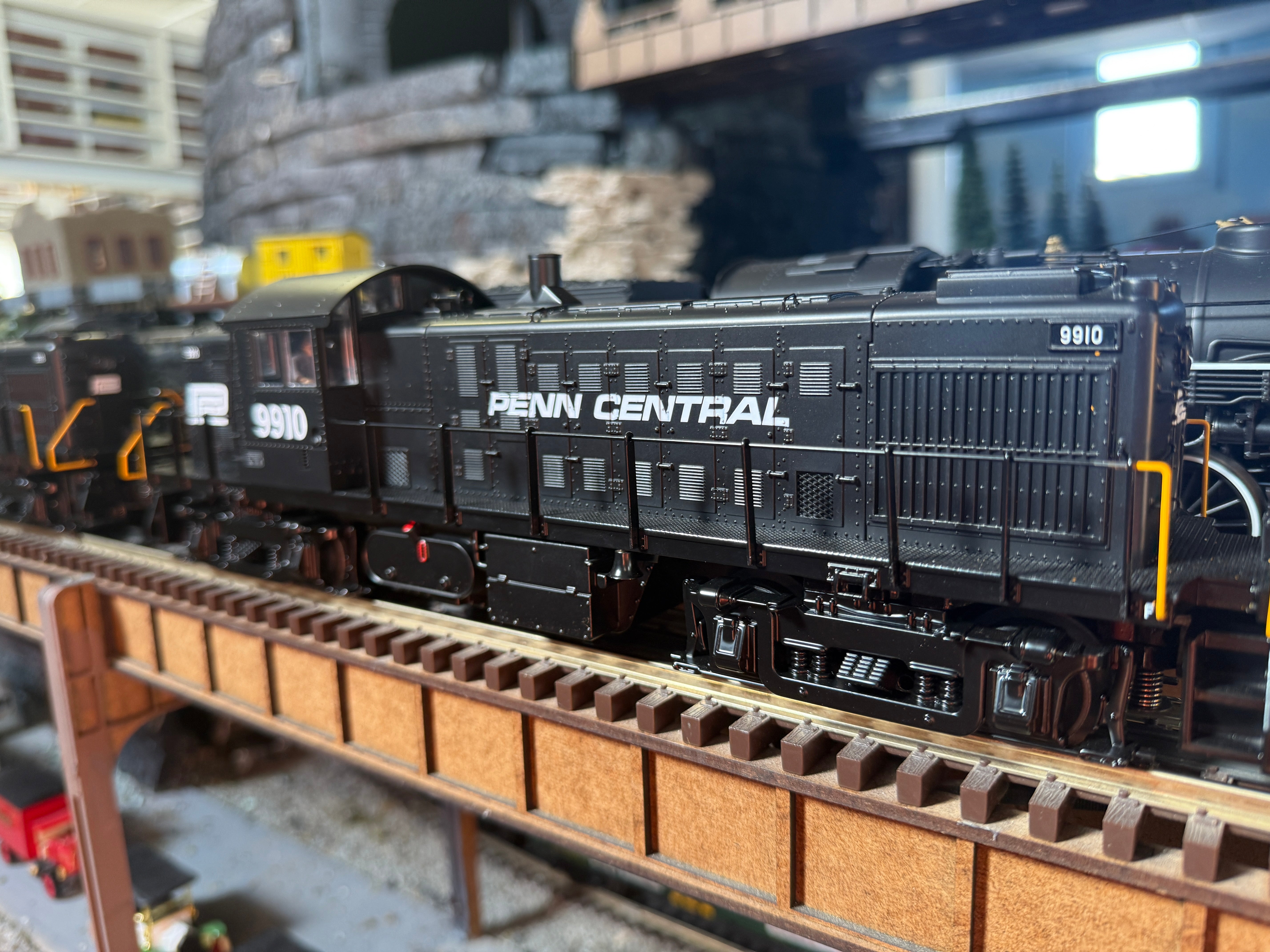 MTH 30-21293-1 - Alco RS-1 Diesel Engine "Penn Central" #9910 w/ PS3 - Custom Run for MrMuffin'sTrains