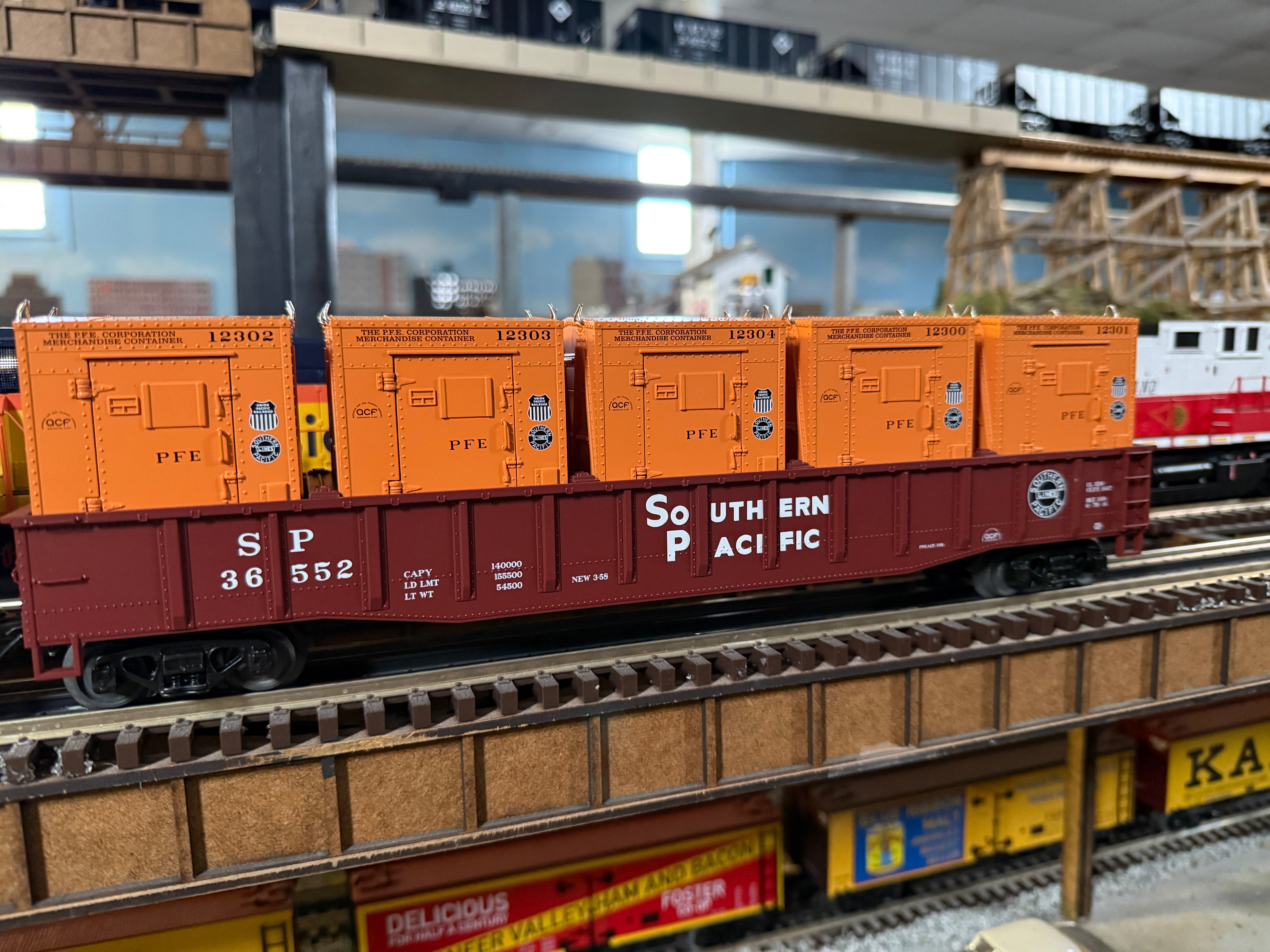 MTH 20-95678 - Gondola "Southern Pacific" w/ LCL Containers