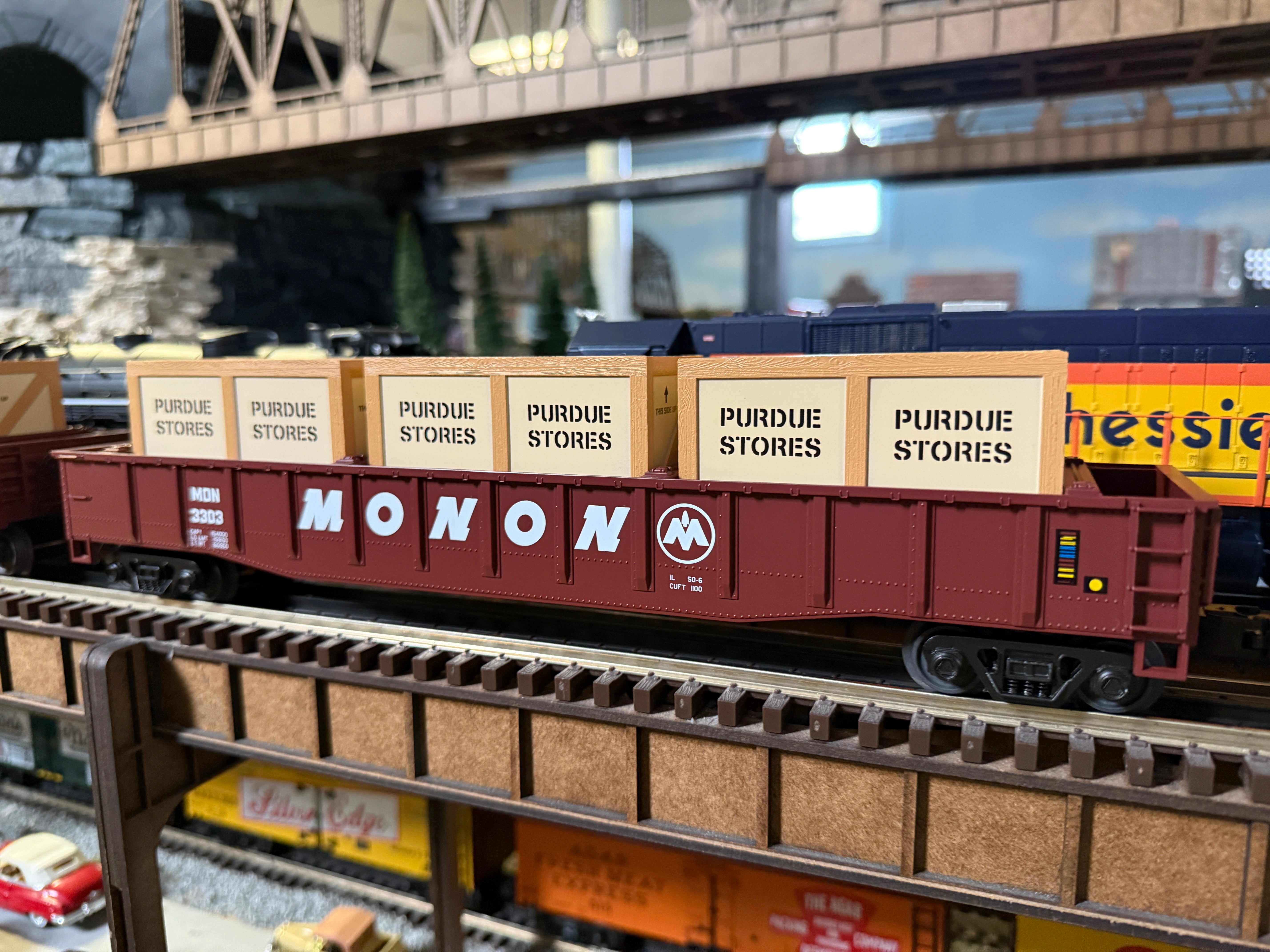 MTH 20-95697 - Gondola Car "Monon" #3301 w/ LCL Containers (Purdue) - Custom Run for MrMuffin'sTrains