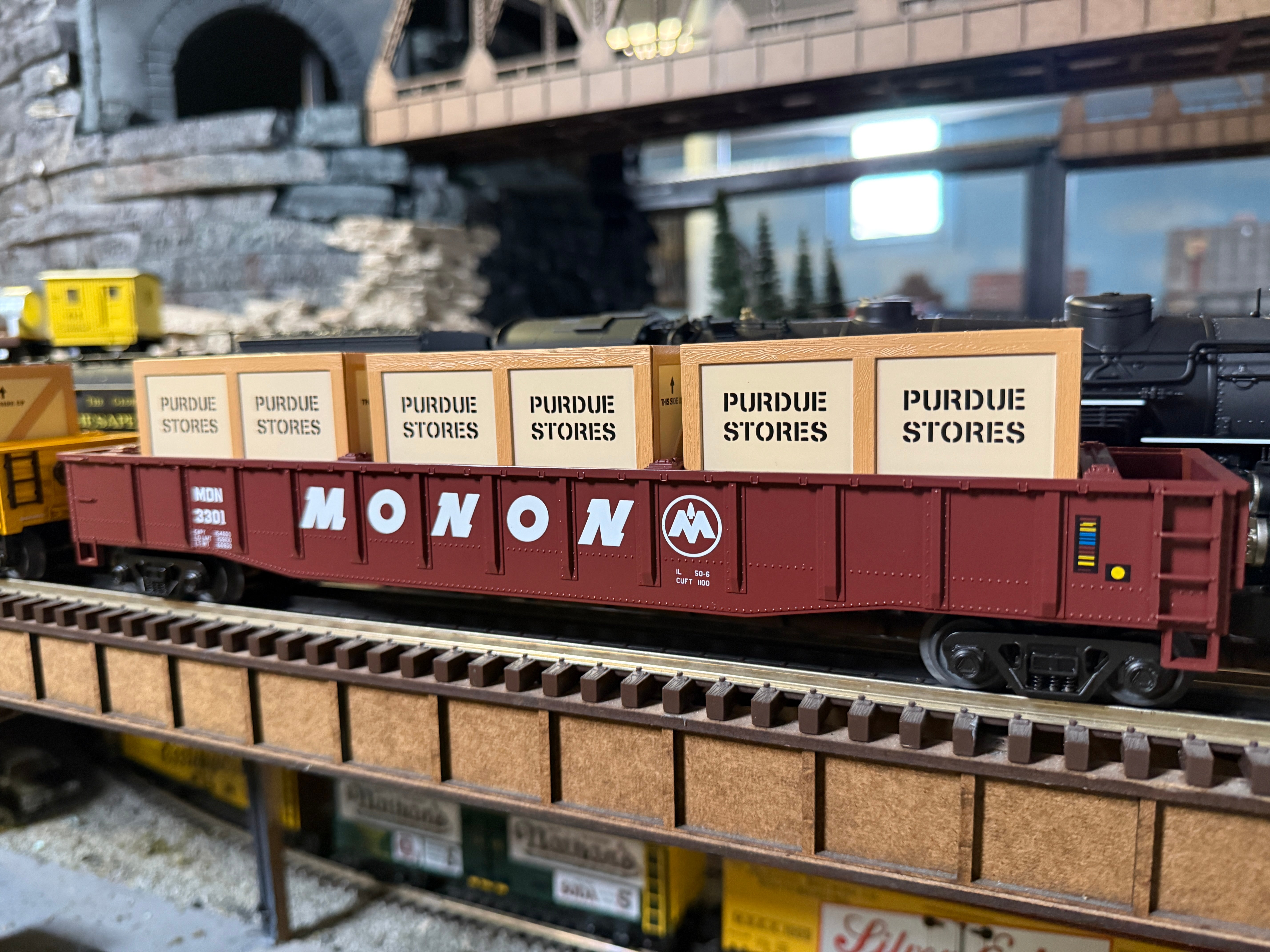 MTH 20-95698 - Gondola Car "Monon" #3303 w/ LCL Containers (Purdue) - Custom Run for MrMuffin'sTrains