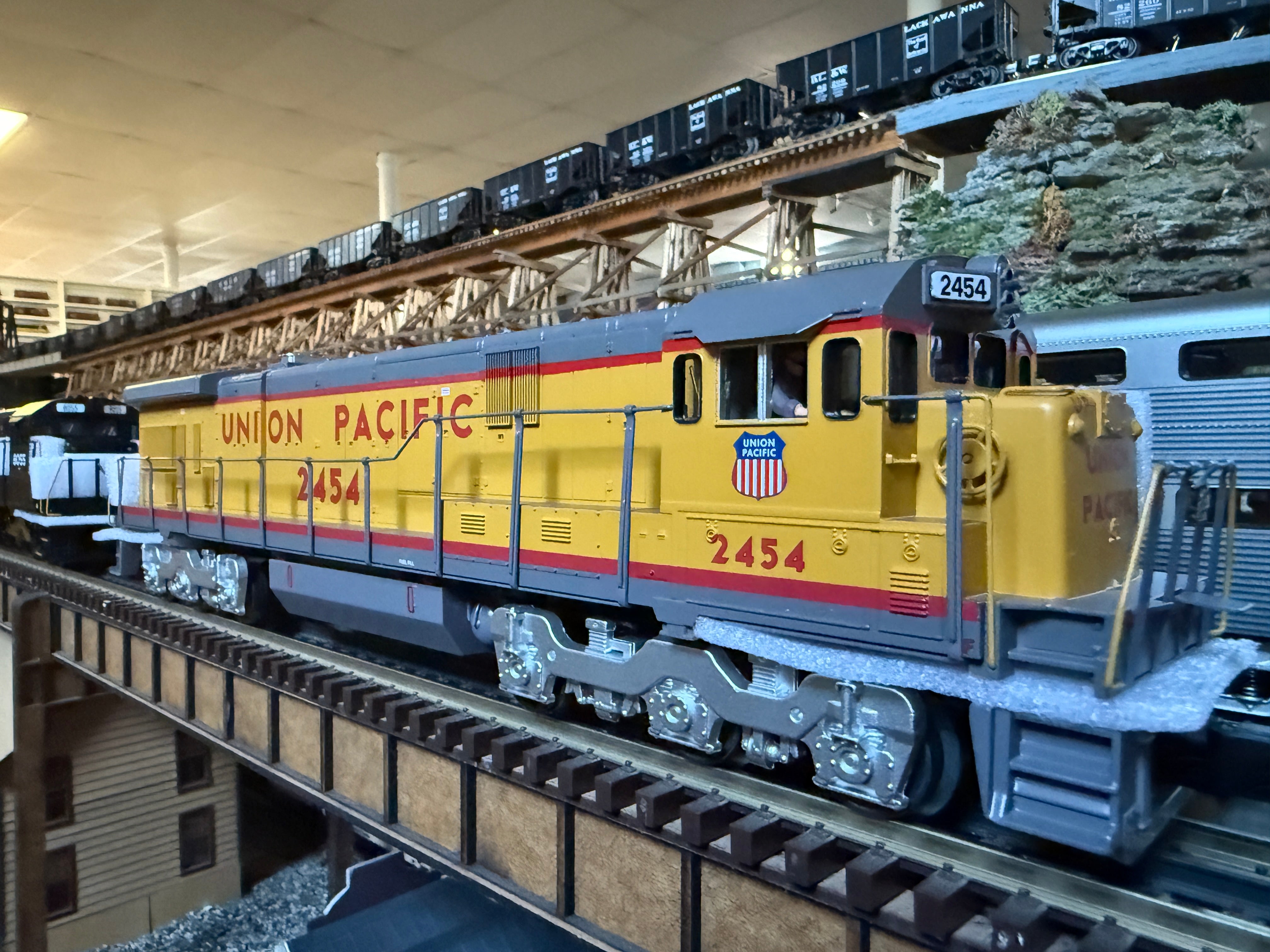MTH 30-21265-1 - C30-7 Diesel Engine "Union Pacific" #2454 w/ PS3