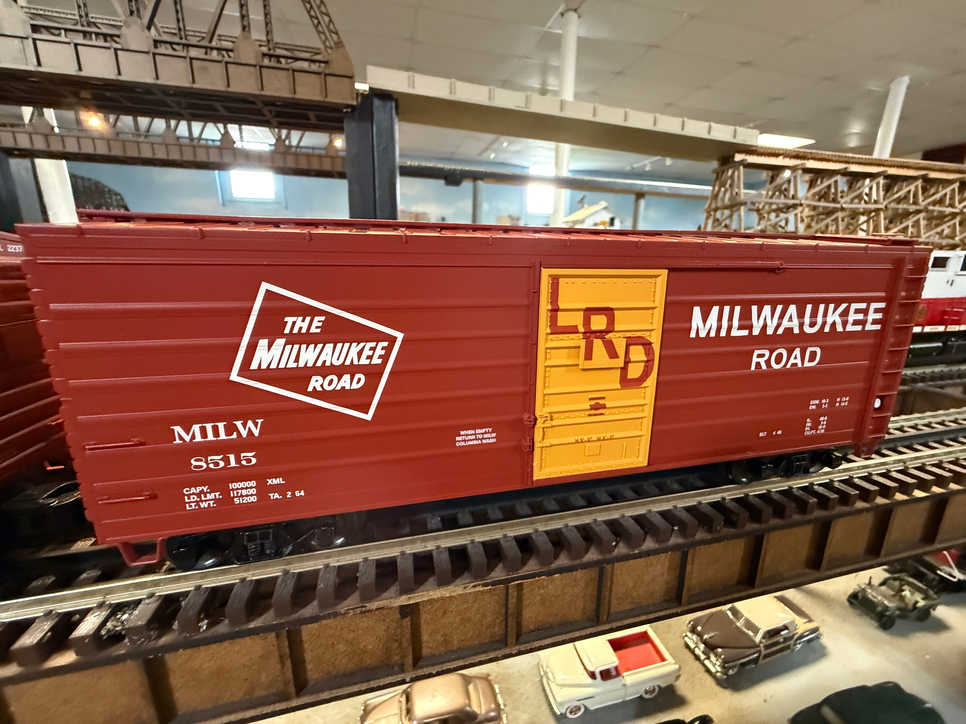Lionel 2542061 - Rib-Side Boxcar "Milwaukee Road" #8515 (LRD)