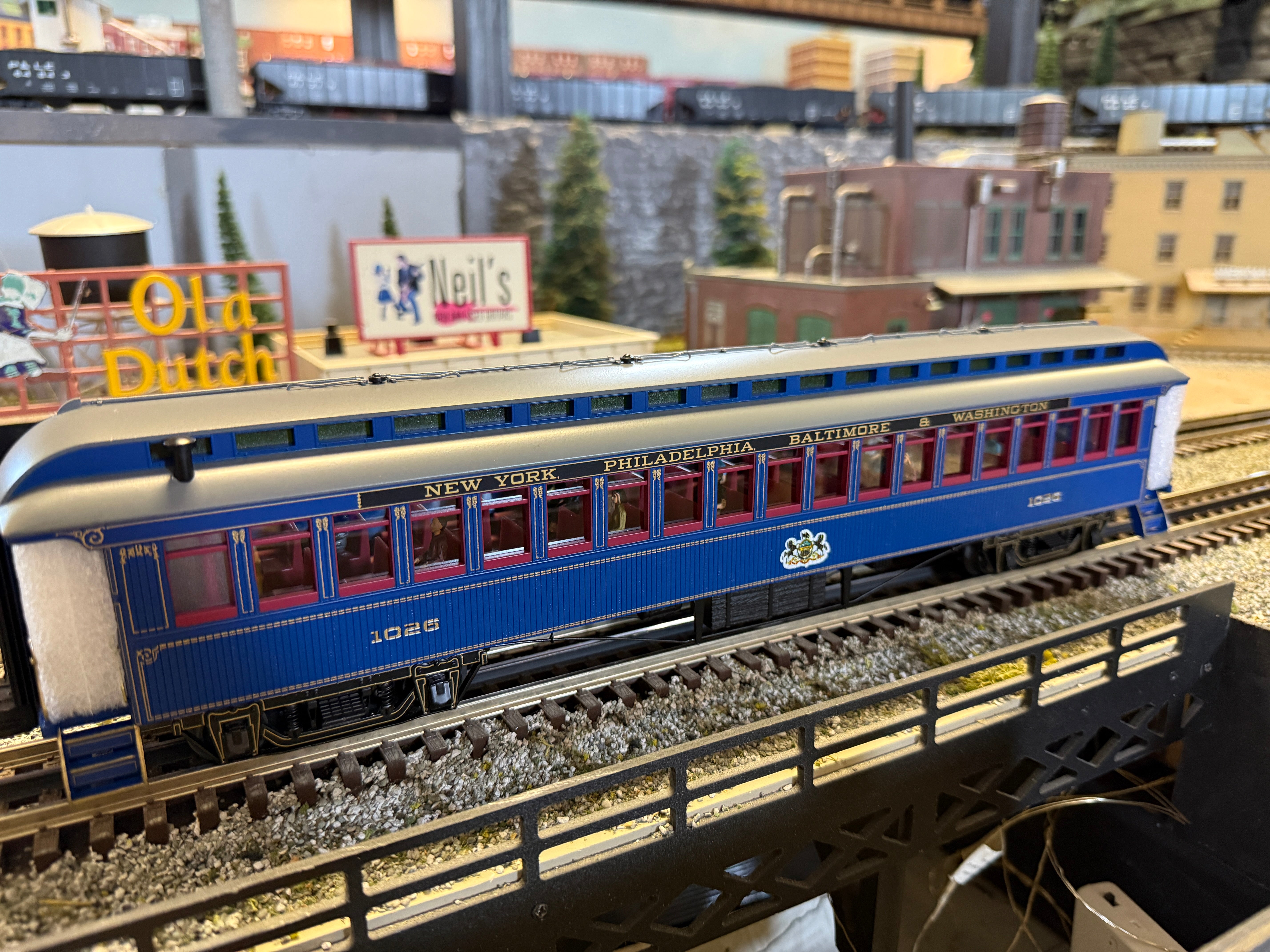 Lionel 2427550 - Royal Blue Wood Passenger Car "Baltimore & Ohio" (2-Car) Set A