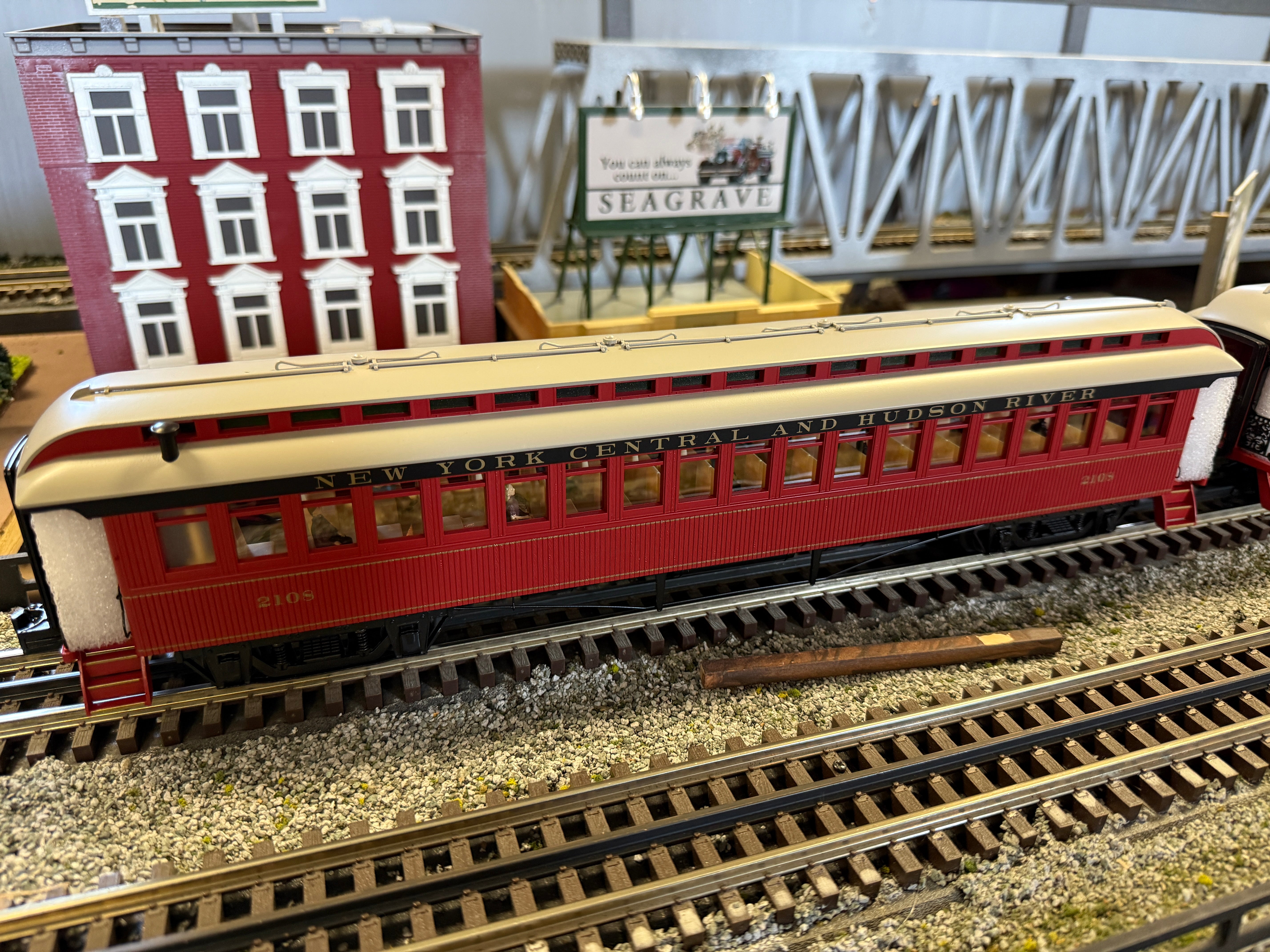 Lionel 2427350 - Semi-Vestibule Wood Coach "New York Central" (2-Car)