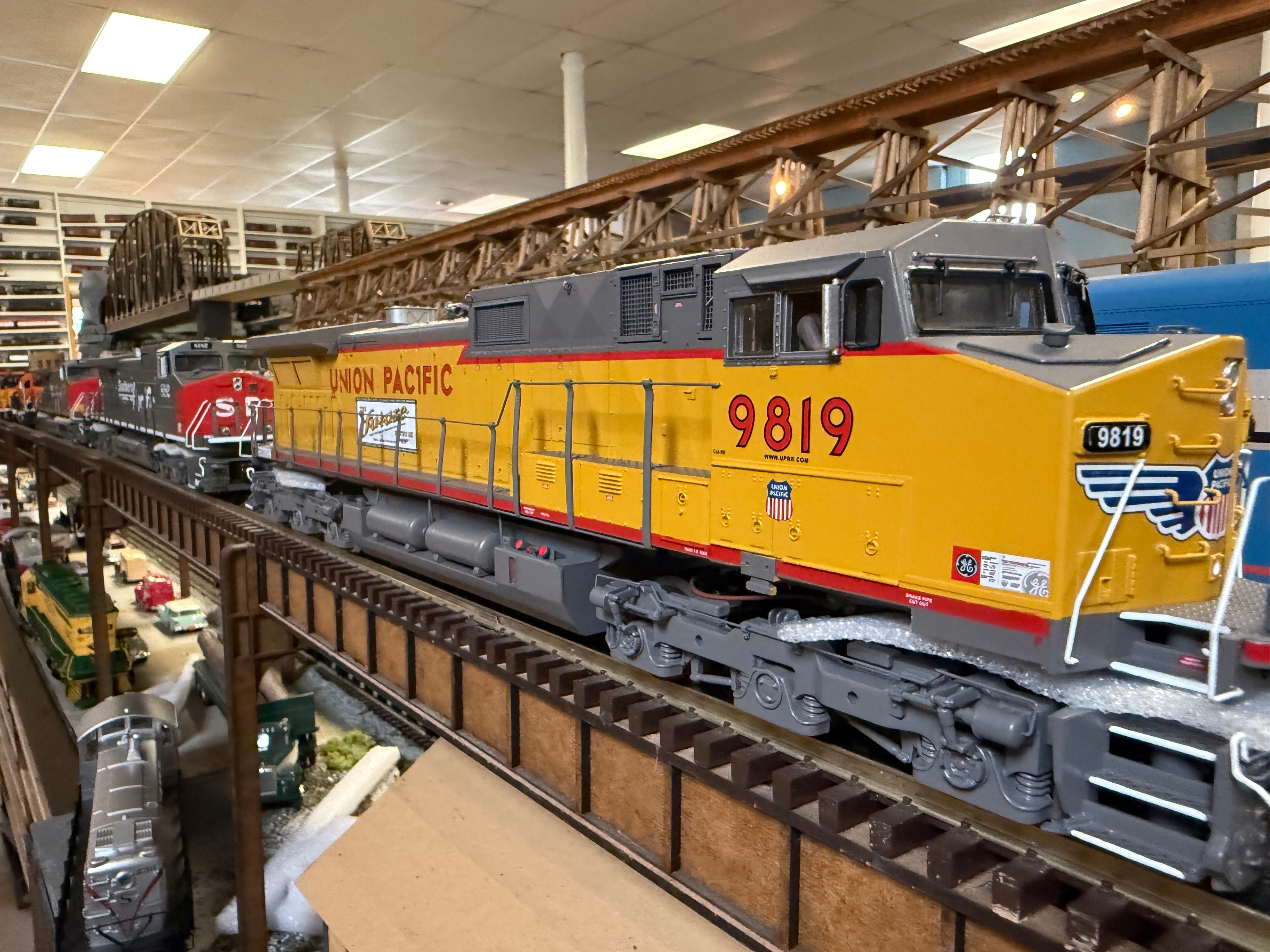 Atlas O 30138380 - Premier - C44-9W Diesel Locomotive "Union Pacific" #9819 (FUTURE Network Logo)