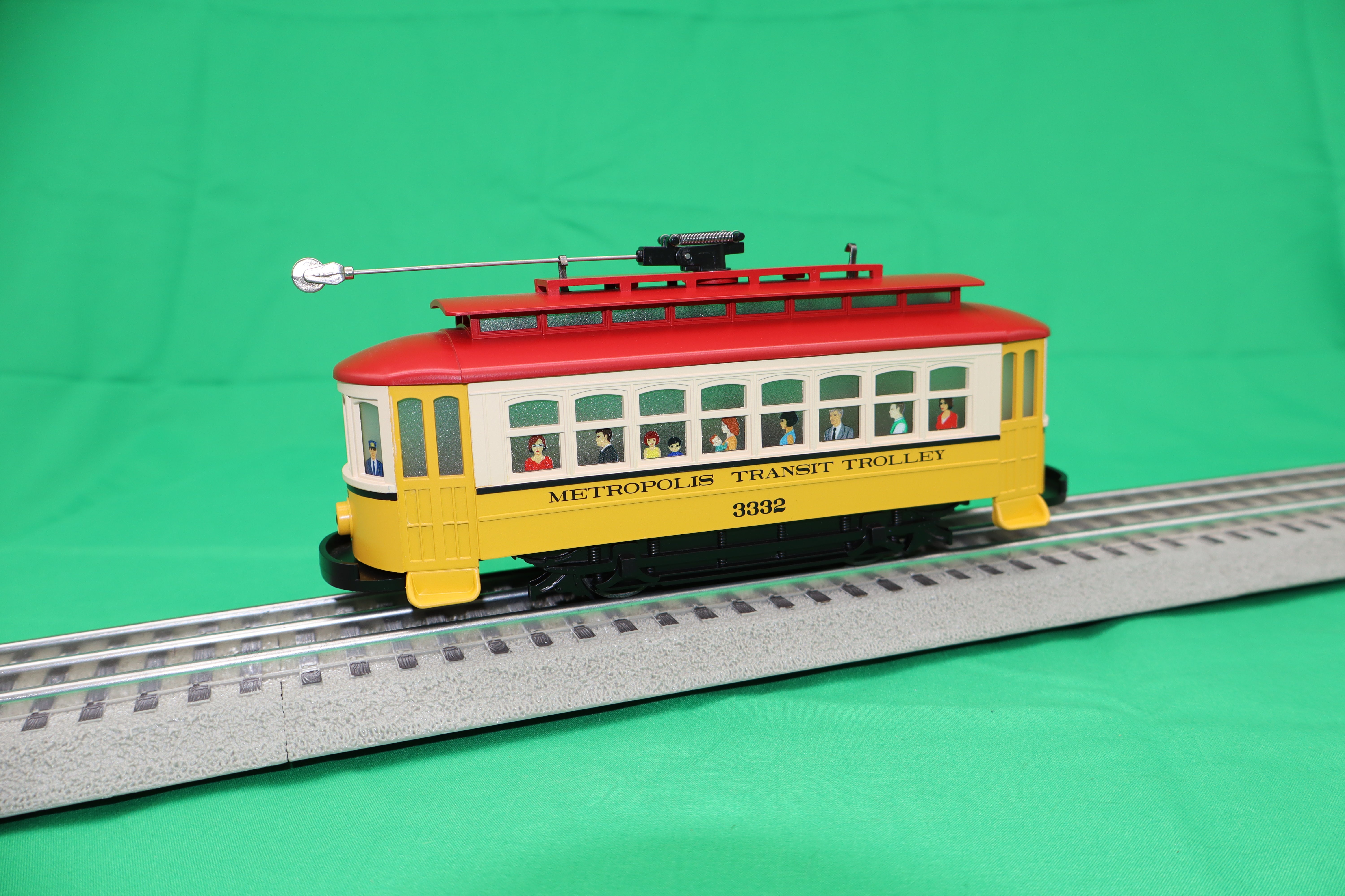 MTH 30-5248 - Bump-n-Go Trolley "Metropolis Transit" #3332