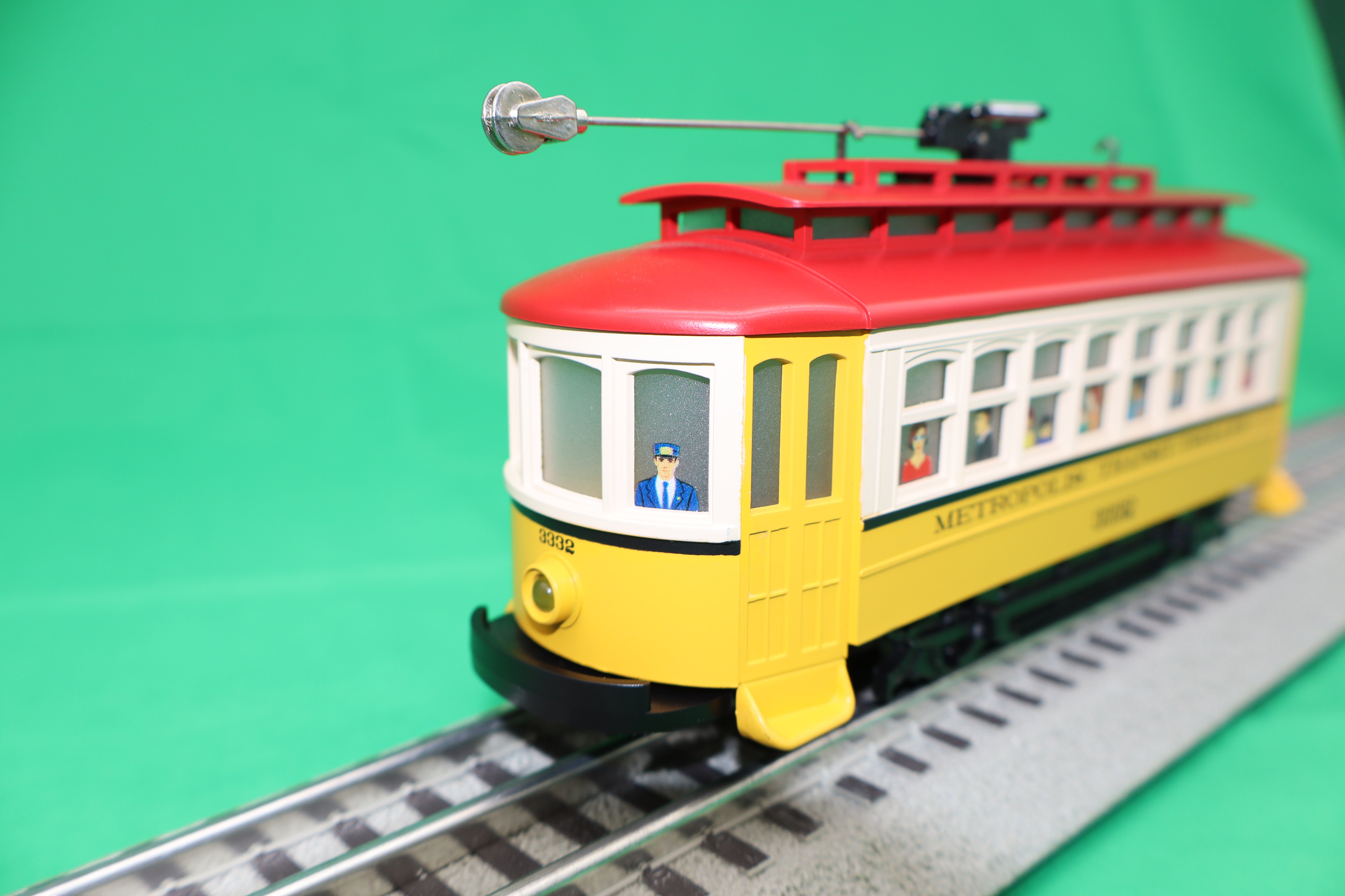 MTH 30-5248 - Bump-n-Go Trolley "Metropolis Transit" #3332