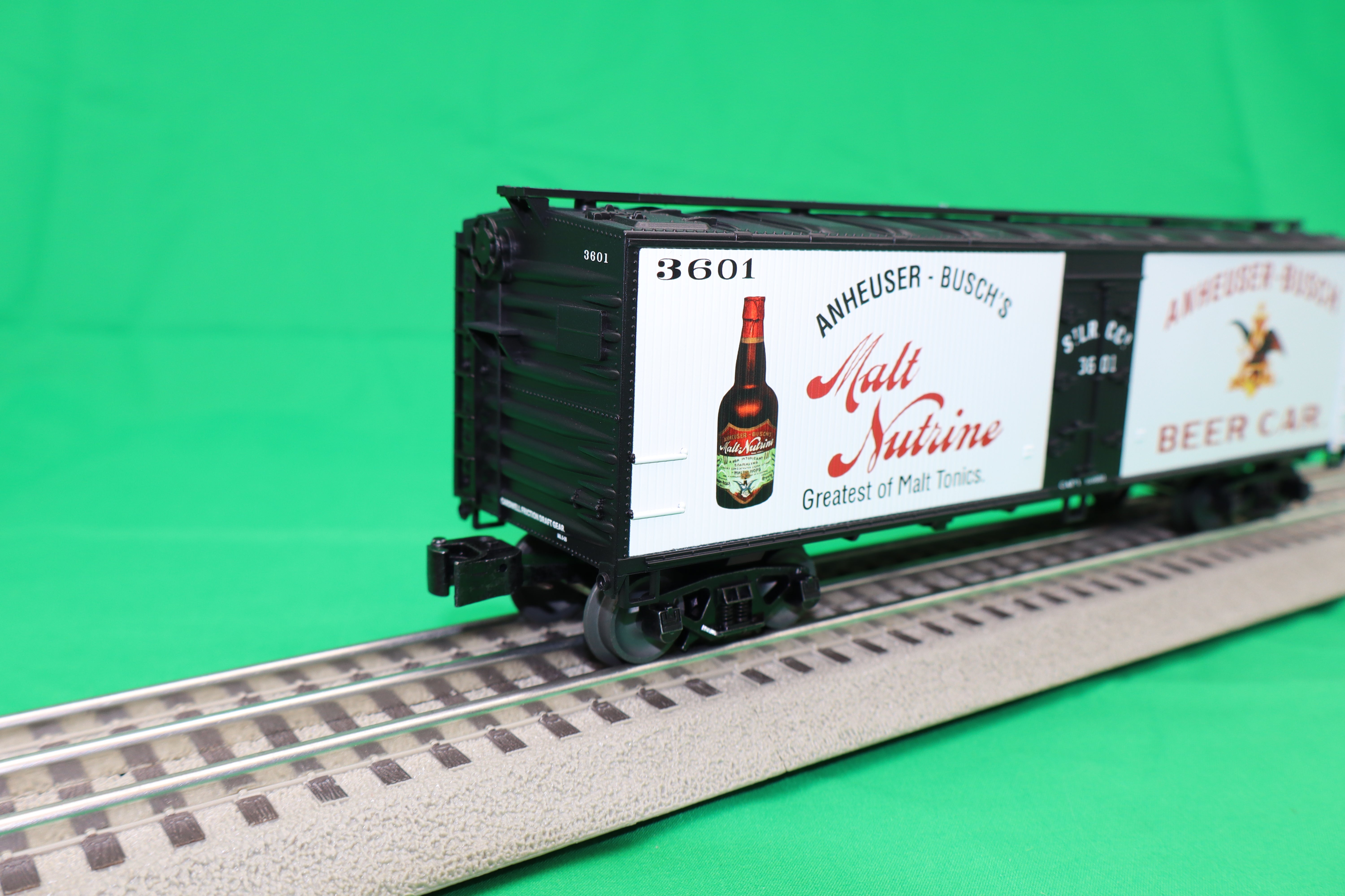 Lionel 2442201 - Anheuser-Busch - Woodside Reefer Car "Budweiser" #3601