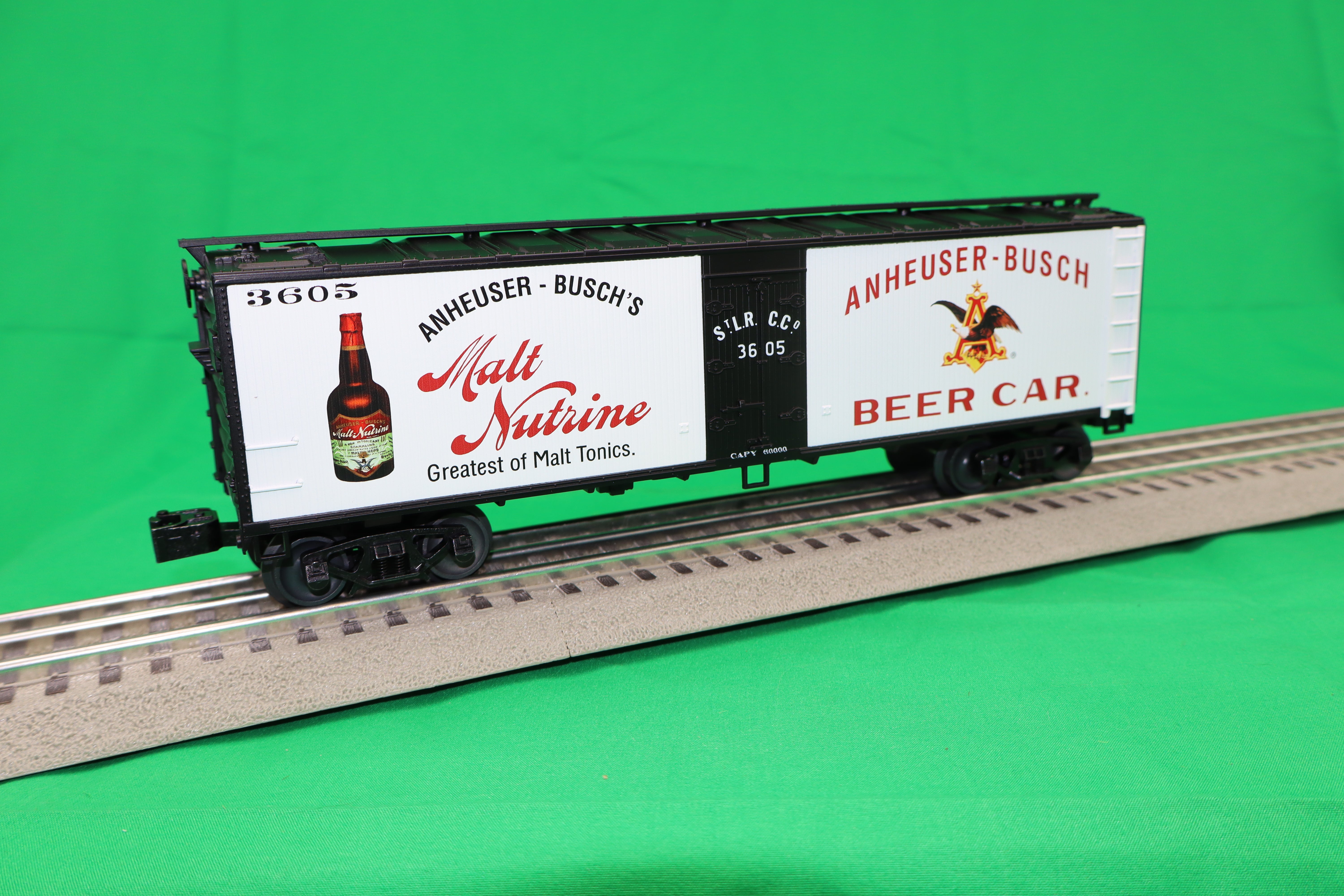 Lionel 2442202 - Anheuser-Busch - Woodside Reefer Car "Budweiser" #3605