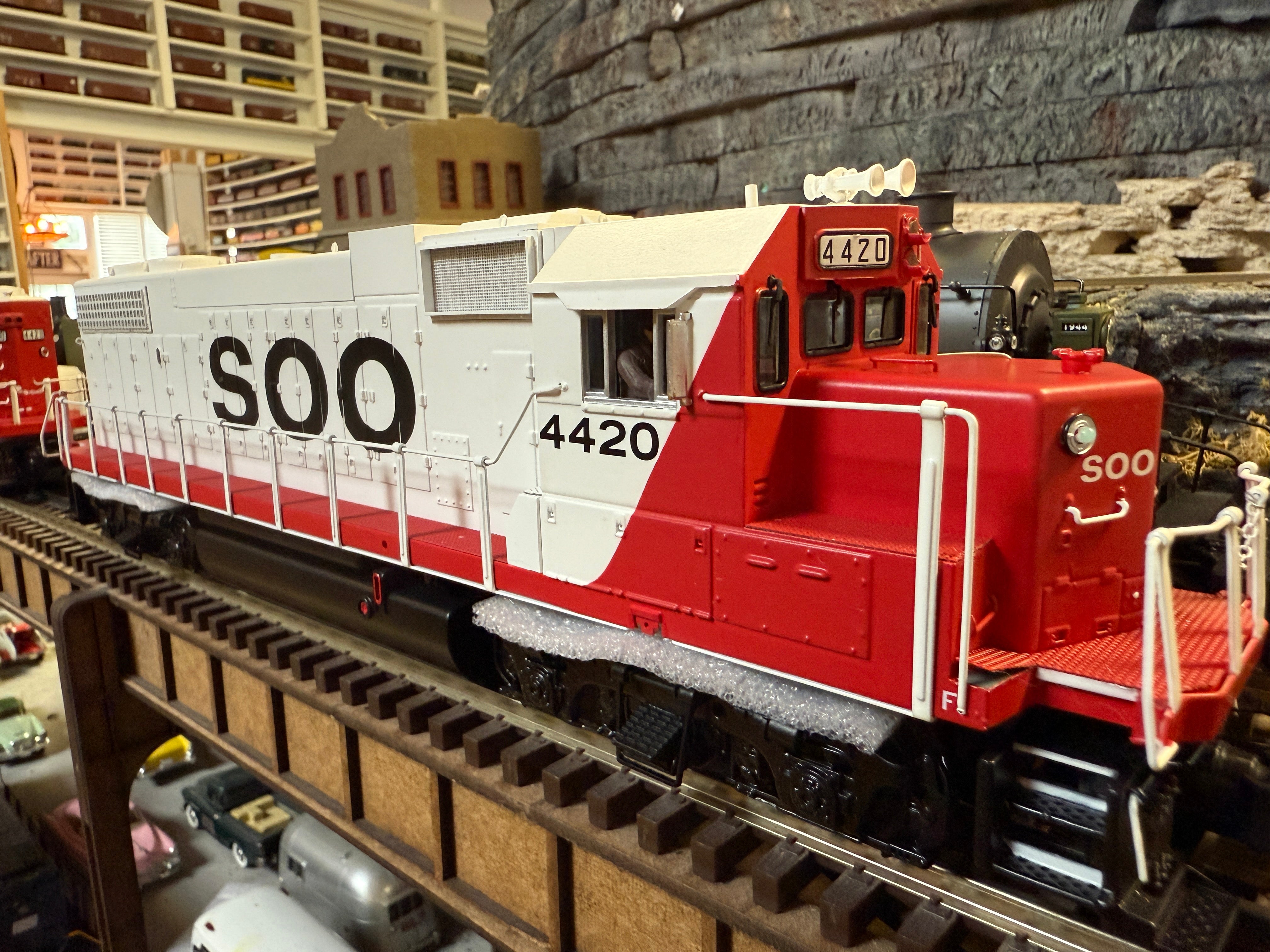 Atlas O 30138398S - Premier - GP38-2 Diesel Locomotive "SOO Line" #4420 - Custom Run for MrMuffin'sTrains