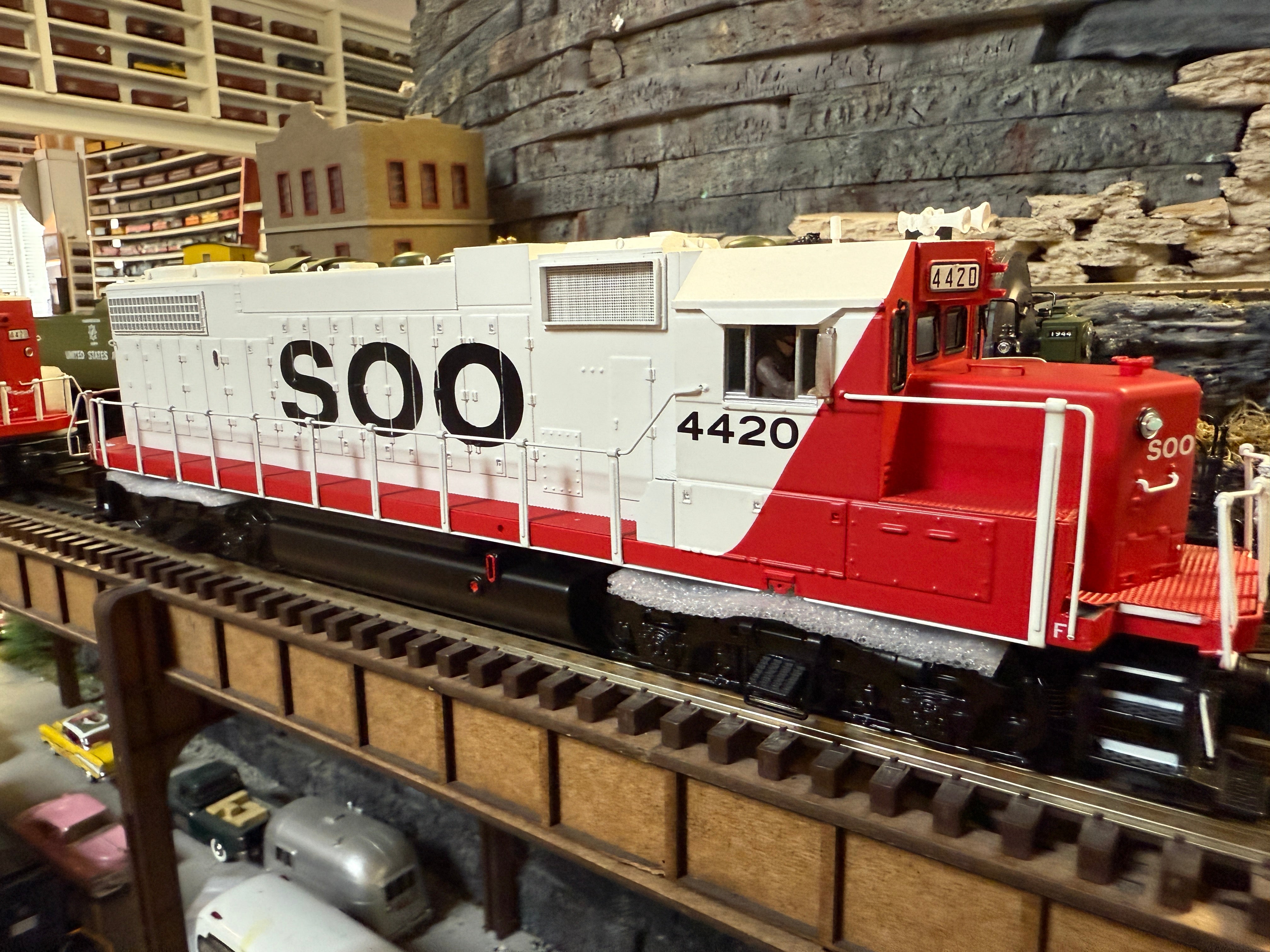 Atlas O 30138398S - Premier - GP38-2 Diesel Locomotive "SOO Line" #4420 - Custom Run for MrMuffin'sTrains