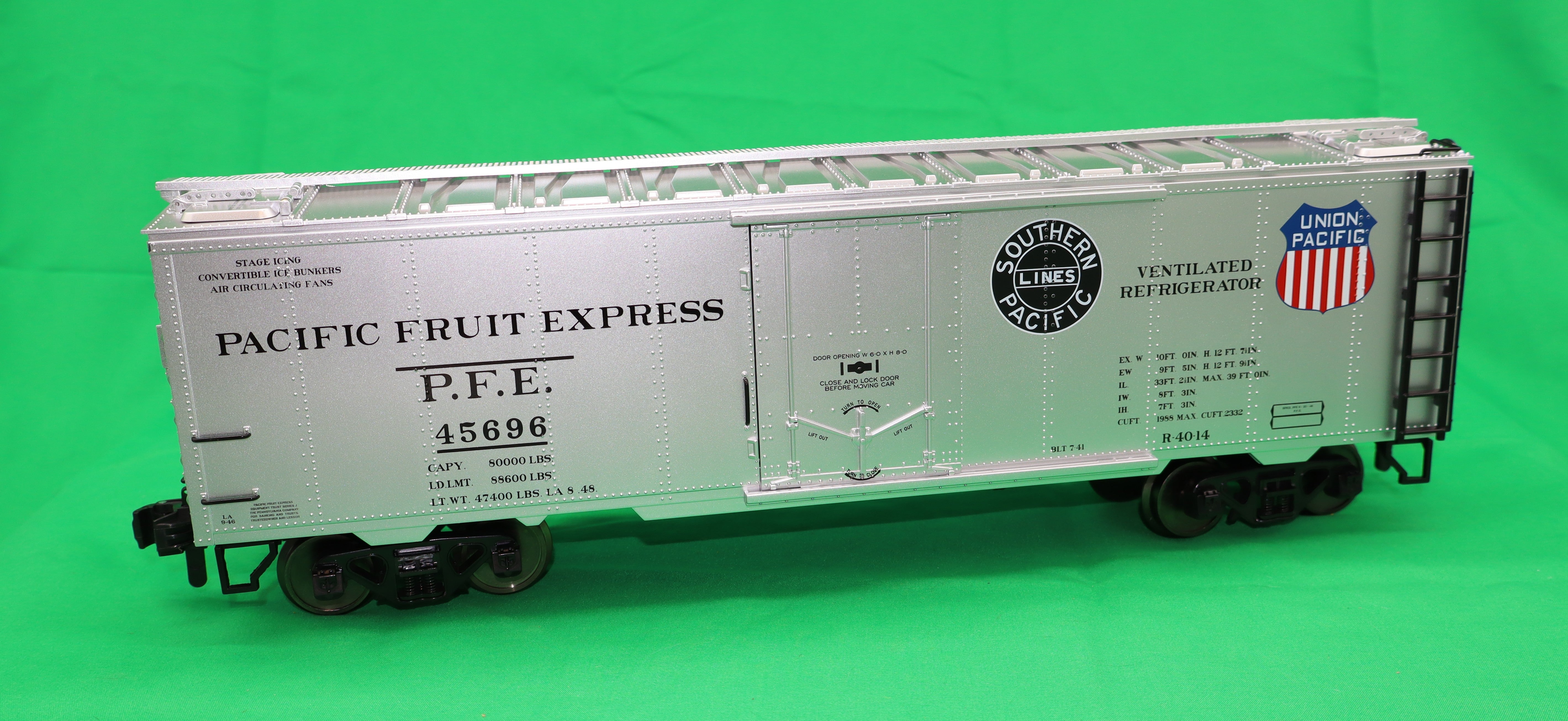 MTH 70-78060 - 40' Reefer Car "Pacific Fruit Express" #45696