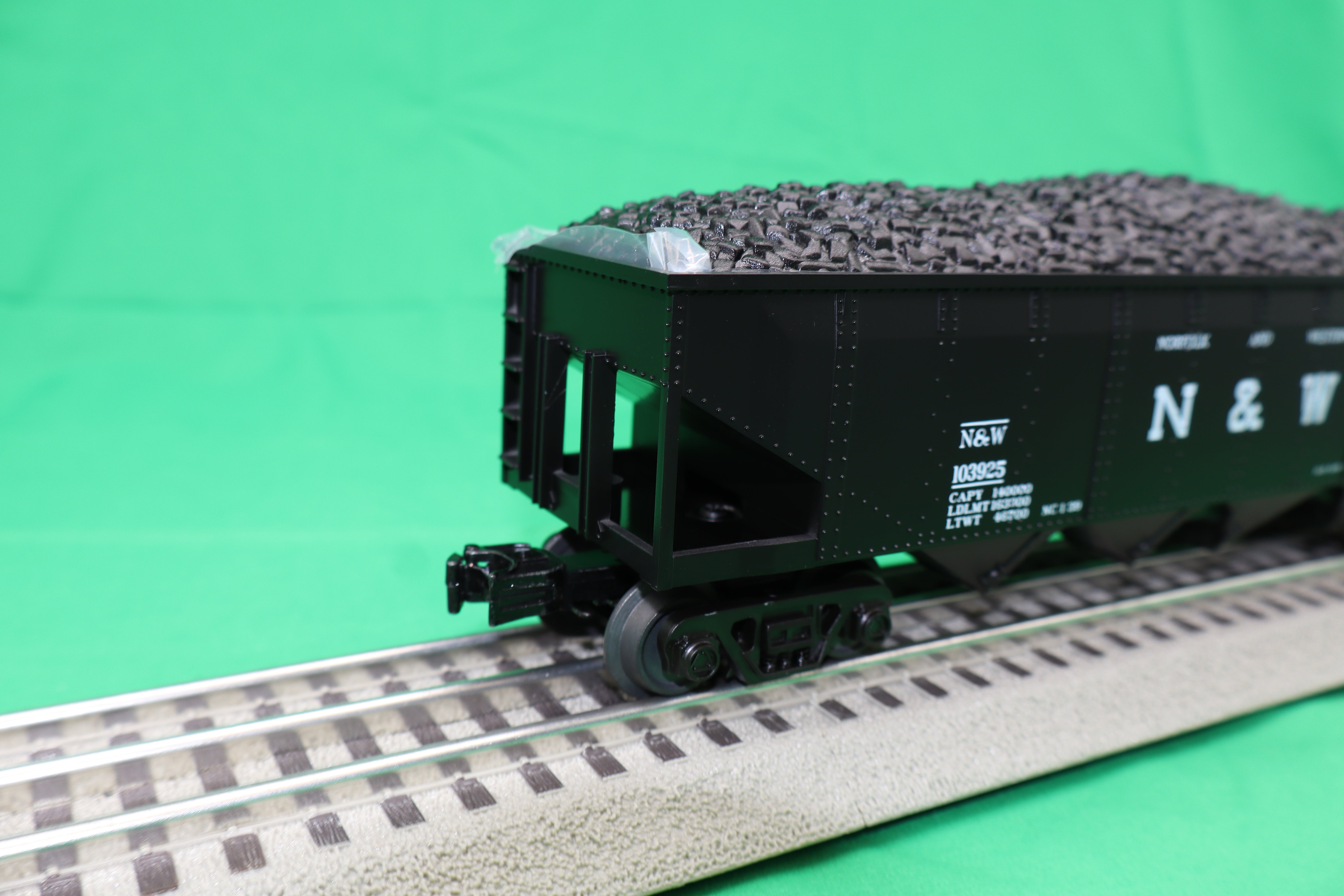 MTH 30-75756 - 4-Bay Hopper Car "Norfolk & Western" #103925