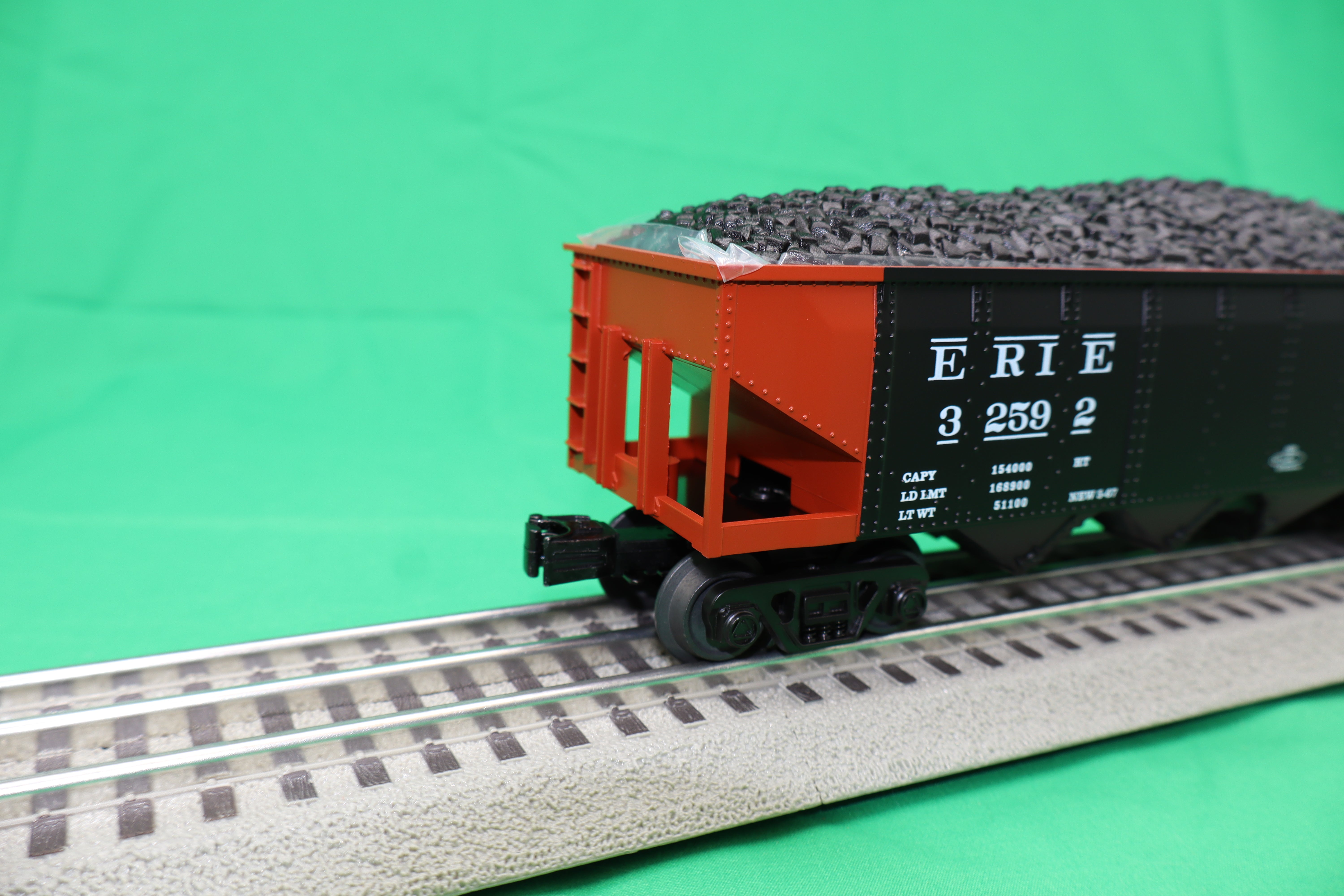 MTH 30-75752 - 4-Bay Hopper Car "Erie" #32592