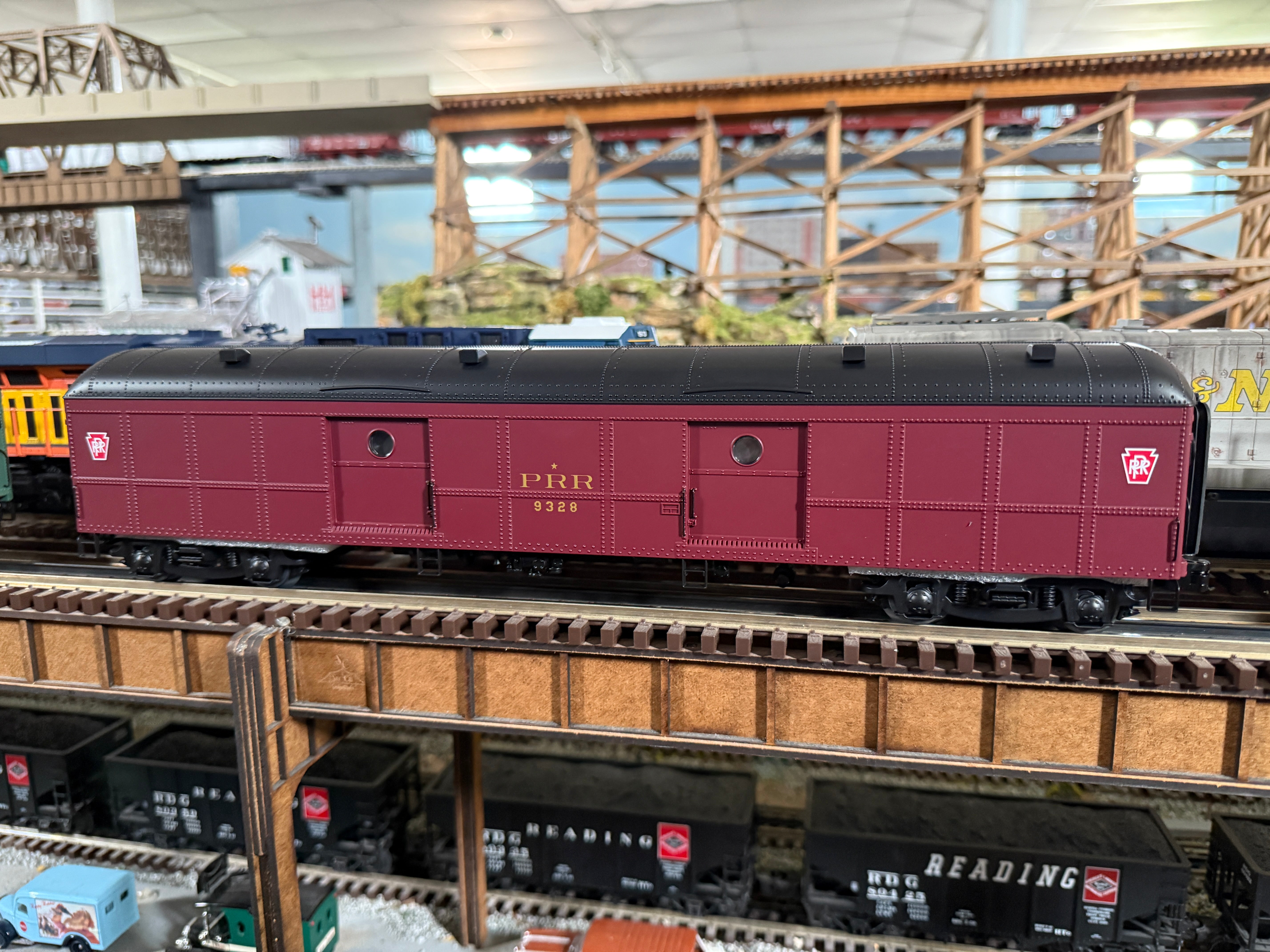 Lionel 2527310 - Vision Line B60 Baggage Car "Pennsylvania" #9328