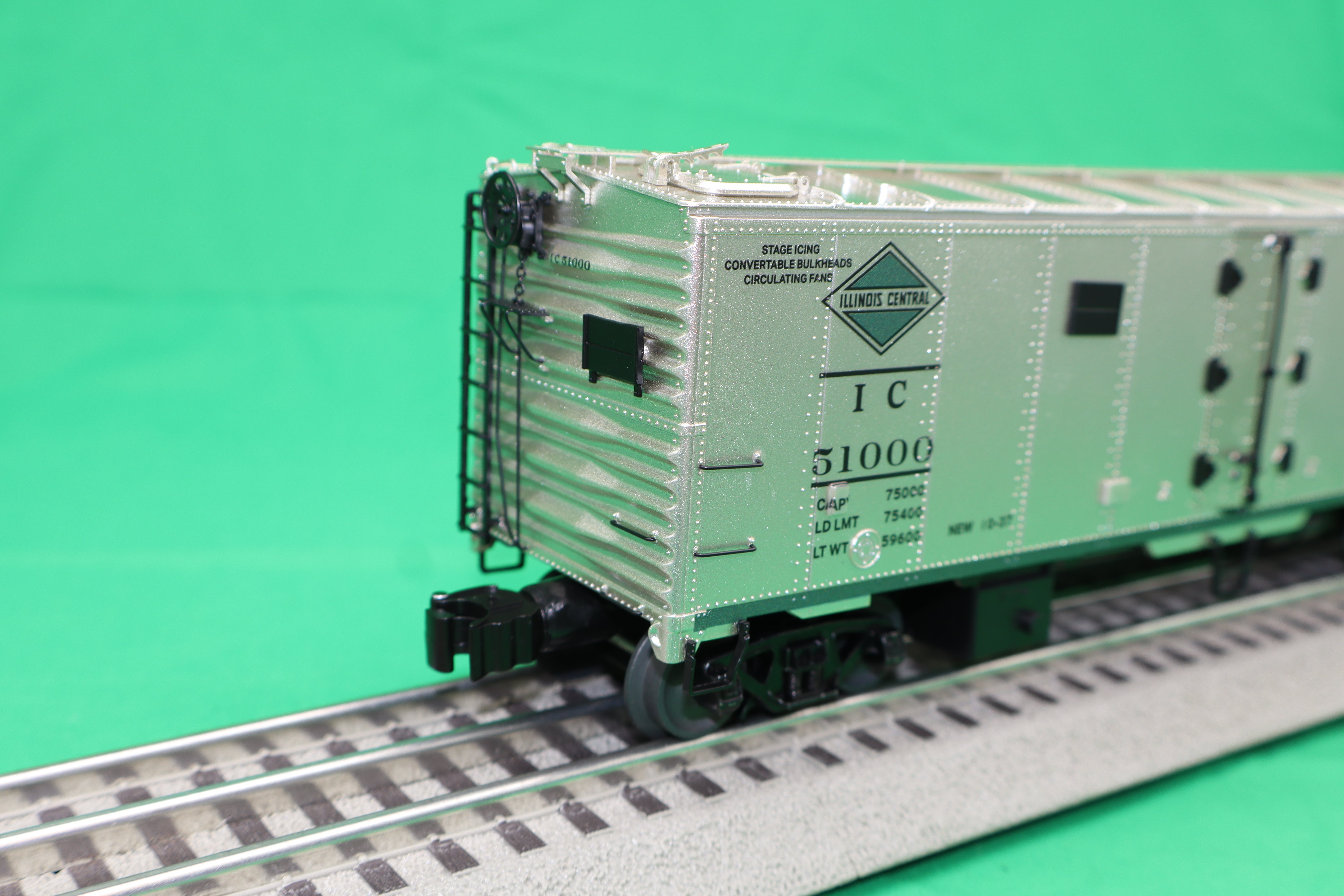 Lionel 2526330 - Hotbox Reefer Car "Illinois Central" #51000