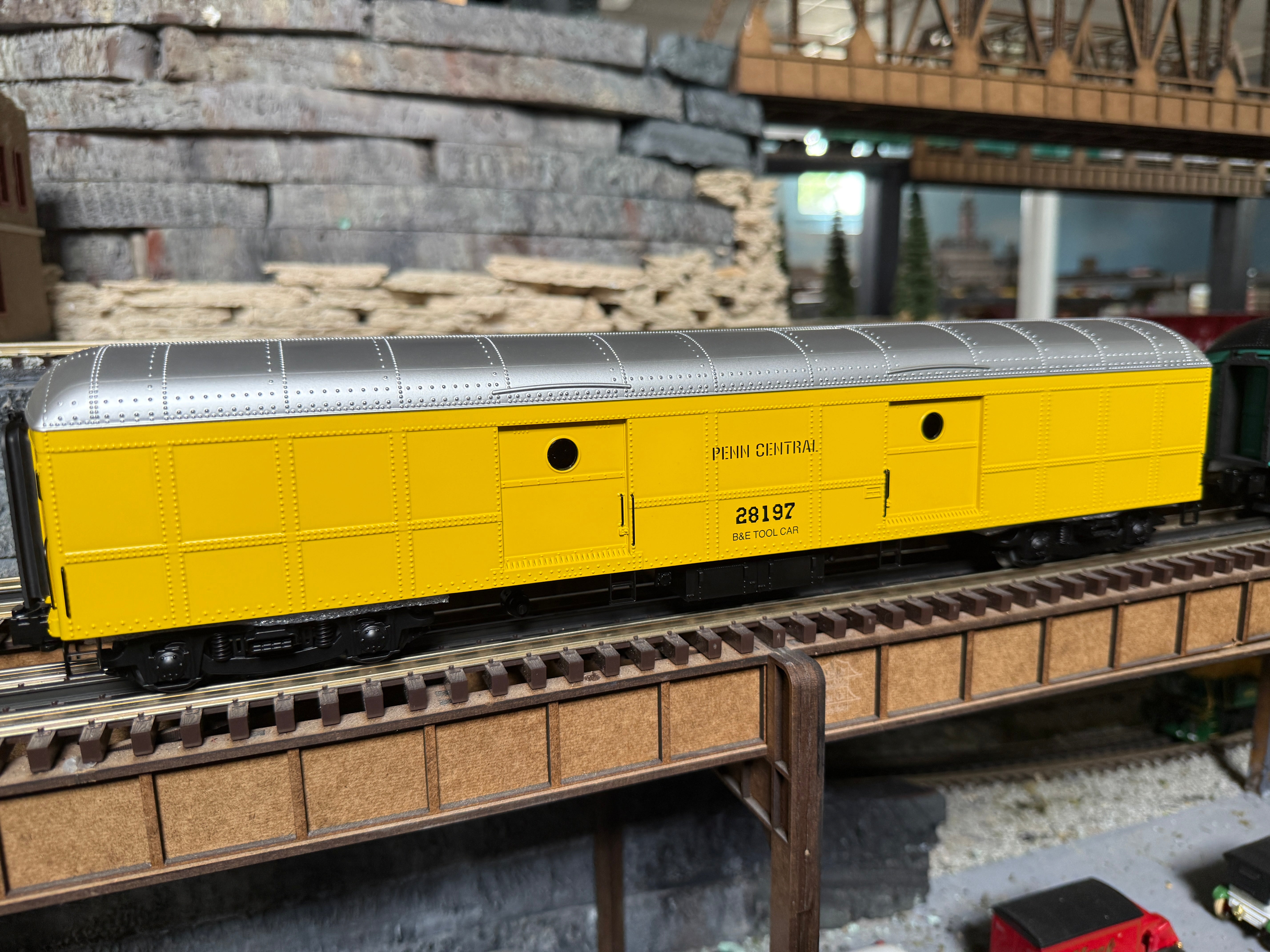 Lionel 2527260 - B60 Baggage Car "Penn Central" #28197