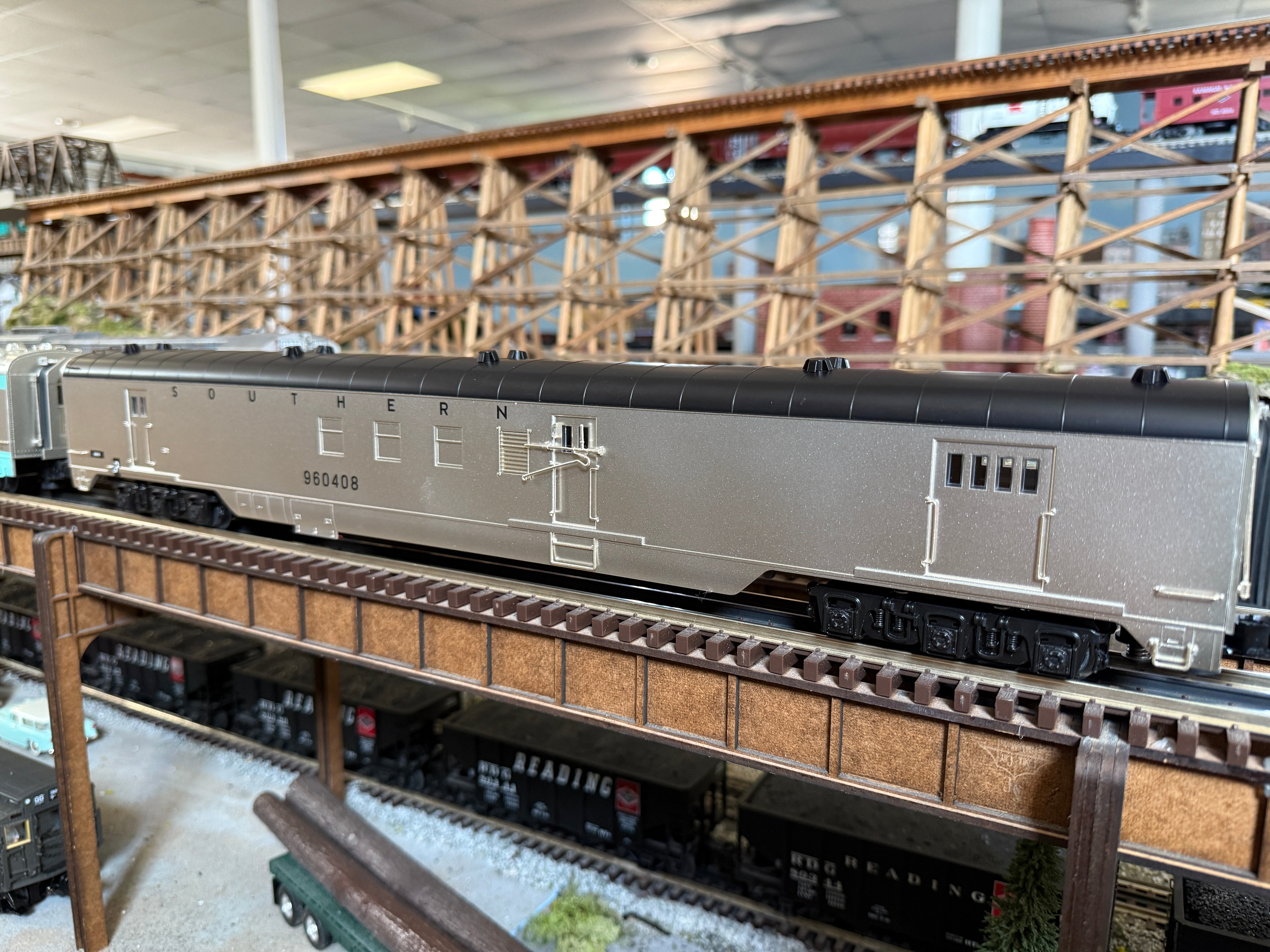 Lionel 2427220 - 21" RPO Passenger Car "Southern" MOW #960408