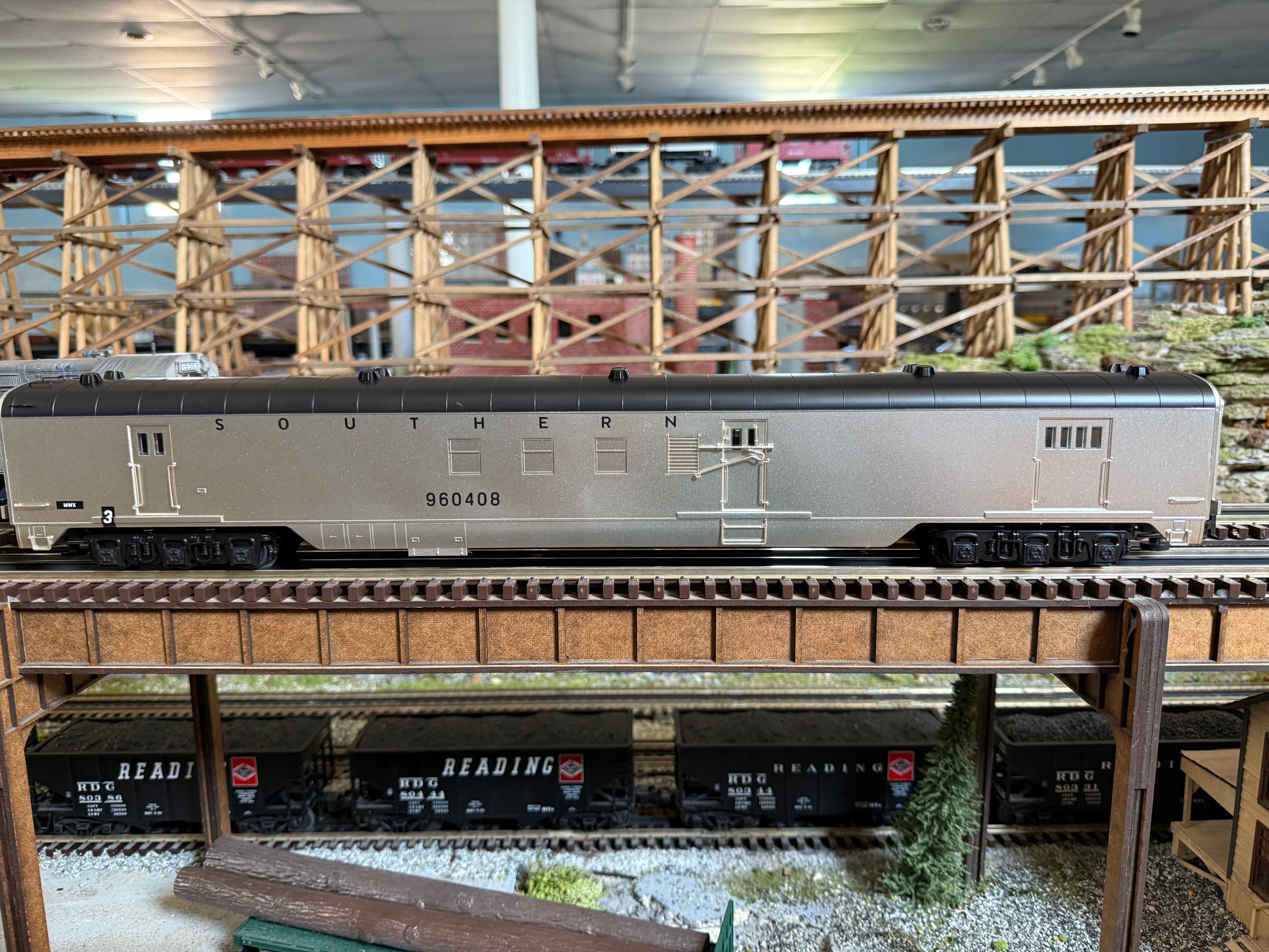 Lionel 2427220 - 21" RPO Passenger Car "Southern" MOW #960408