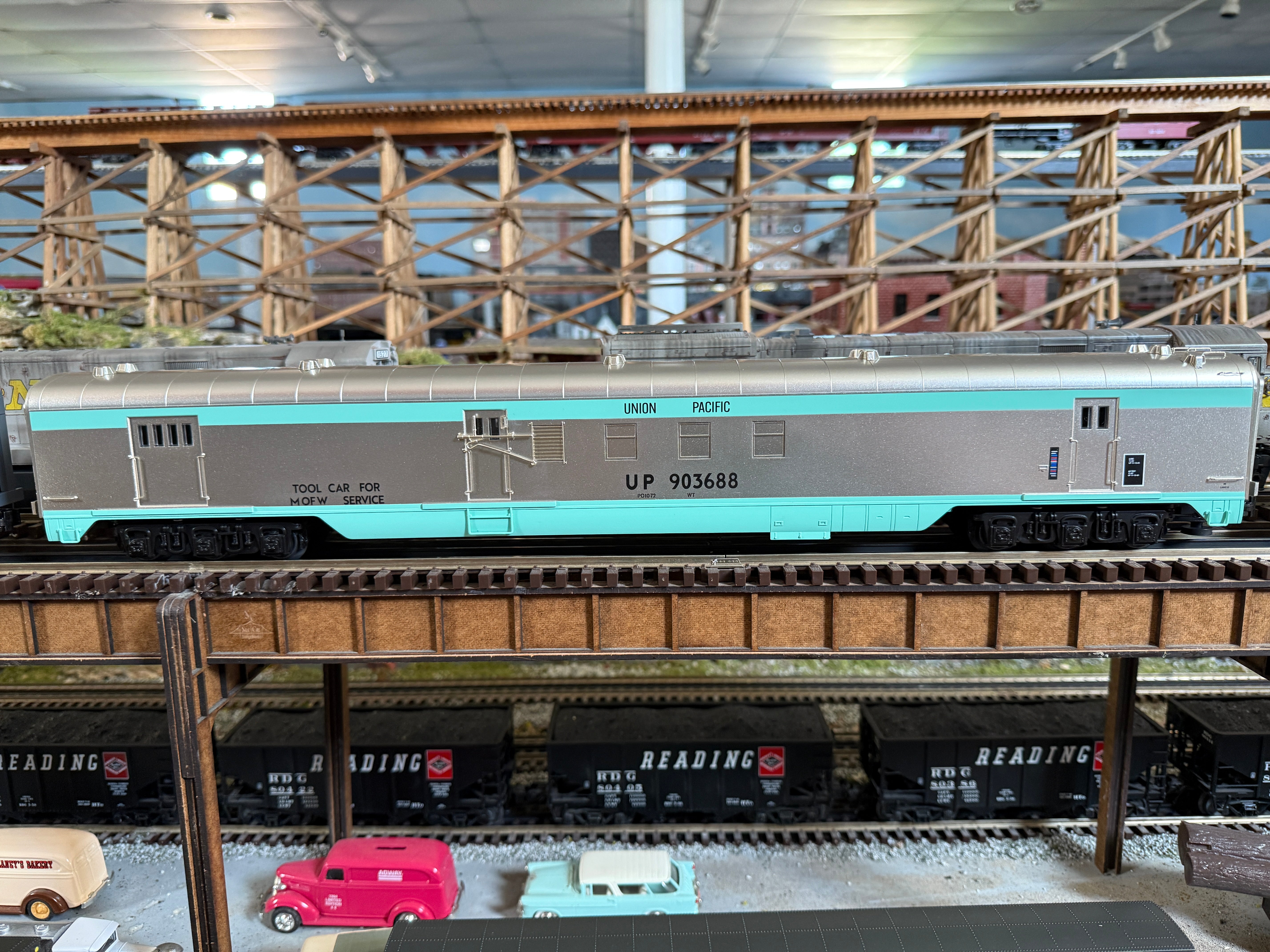 Lionel 2427230 - 21" RPO Passenger Car "Union Pacific" MOW #903688