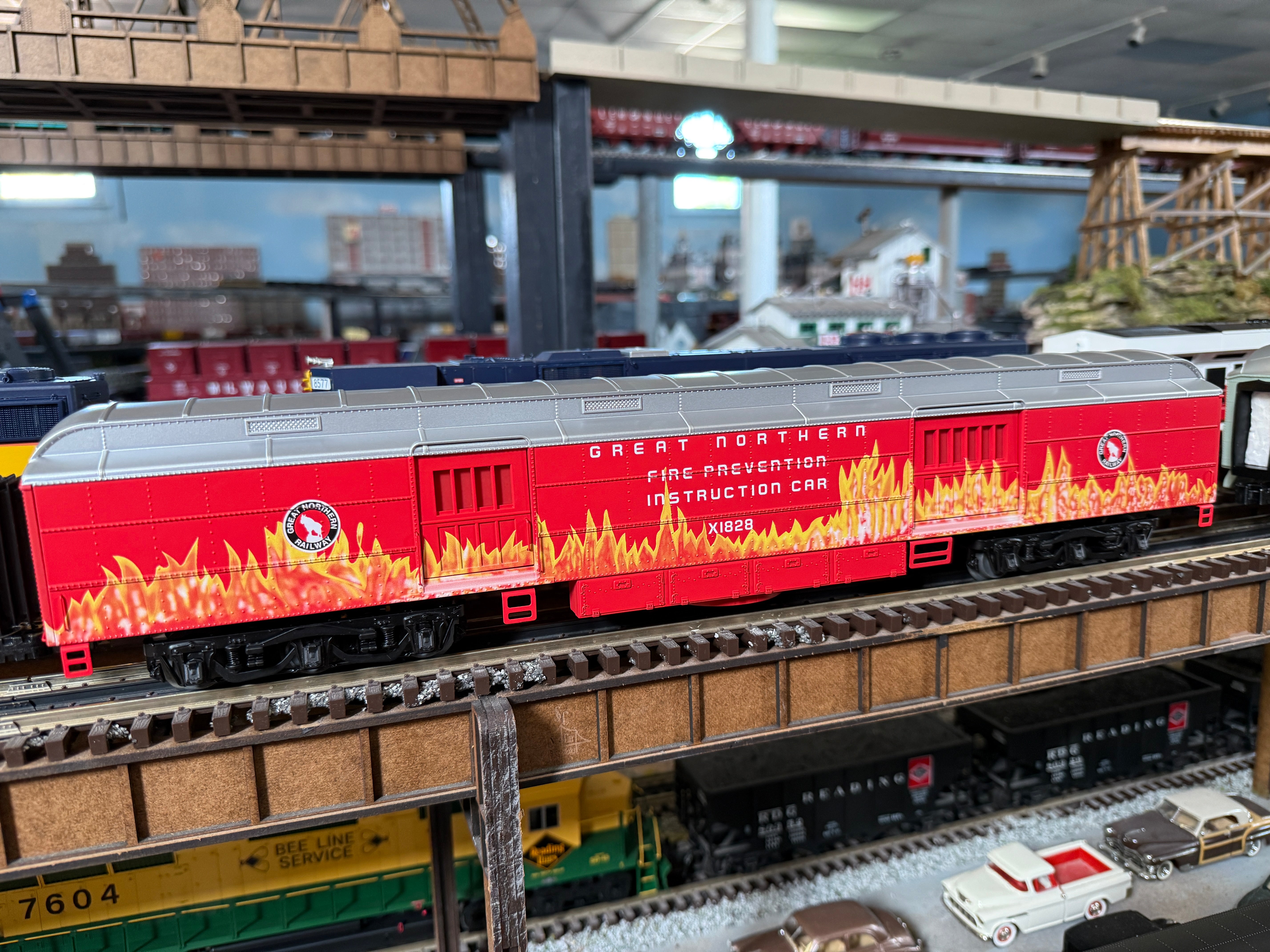 Lionel 2427260 - 18" Training Car "Great Northern" #X1828 (Fire Prevention)