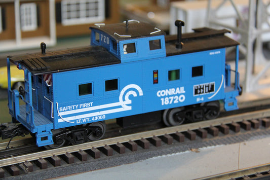 MTH 20-91370 Conrail #18720 Steel Caboose-Center Cupola-Second hand-M4334