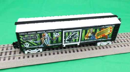 Lionel 2528010 - Lighted Boxcar "Beetlejuice" #1988 - MrMuffin'sTrains