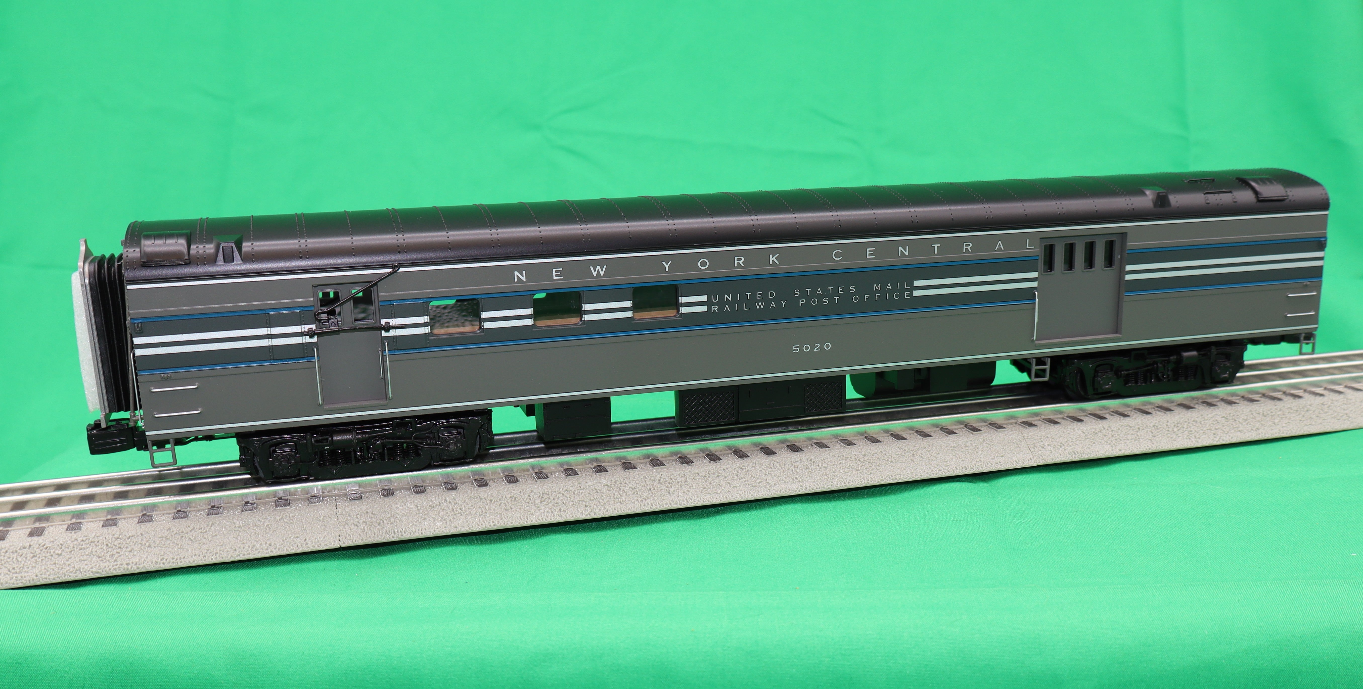 Atlas O 3001658 - Premier - 70' Streamlined Passenger Car Sets "New York Central" 1938 (2-Car)