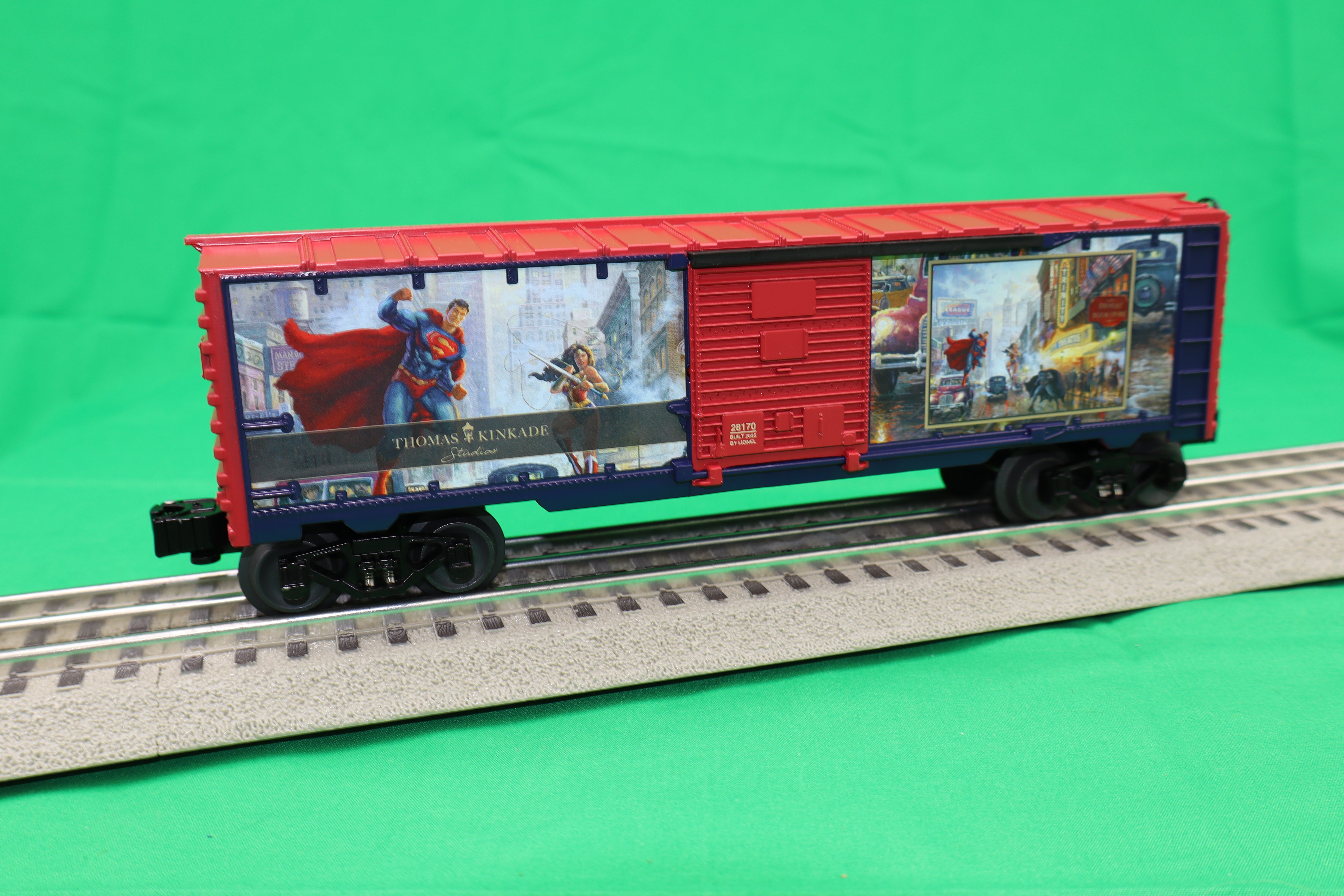 Lionel 2528170 - Thomas Kinkade Studios - DC Comics Boxcar "Superman Protector Of Metropolis"