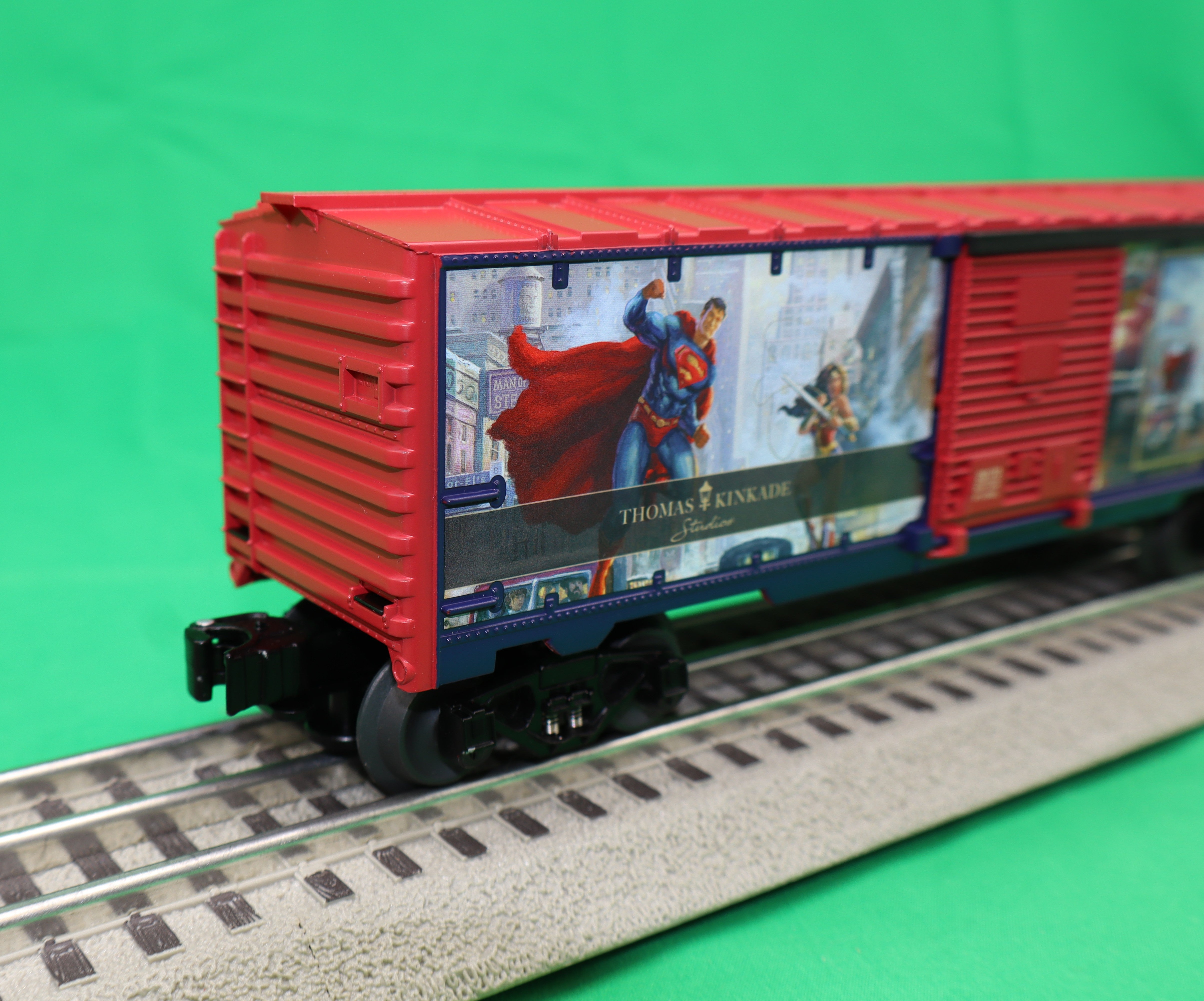 Lionel 2528170 - Thomas Kinkade Studios - DC Comics Boxcar "Superman Protector Of Metropolis"