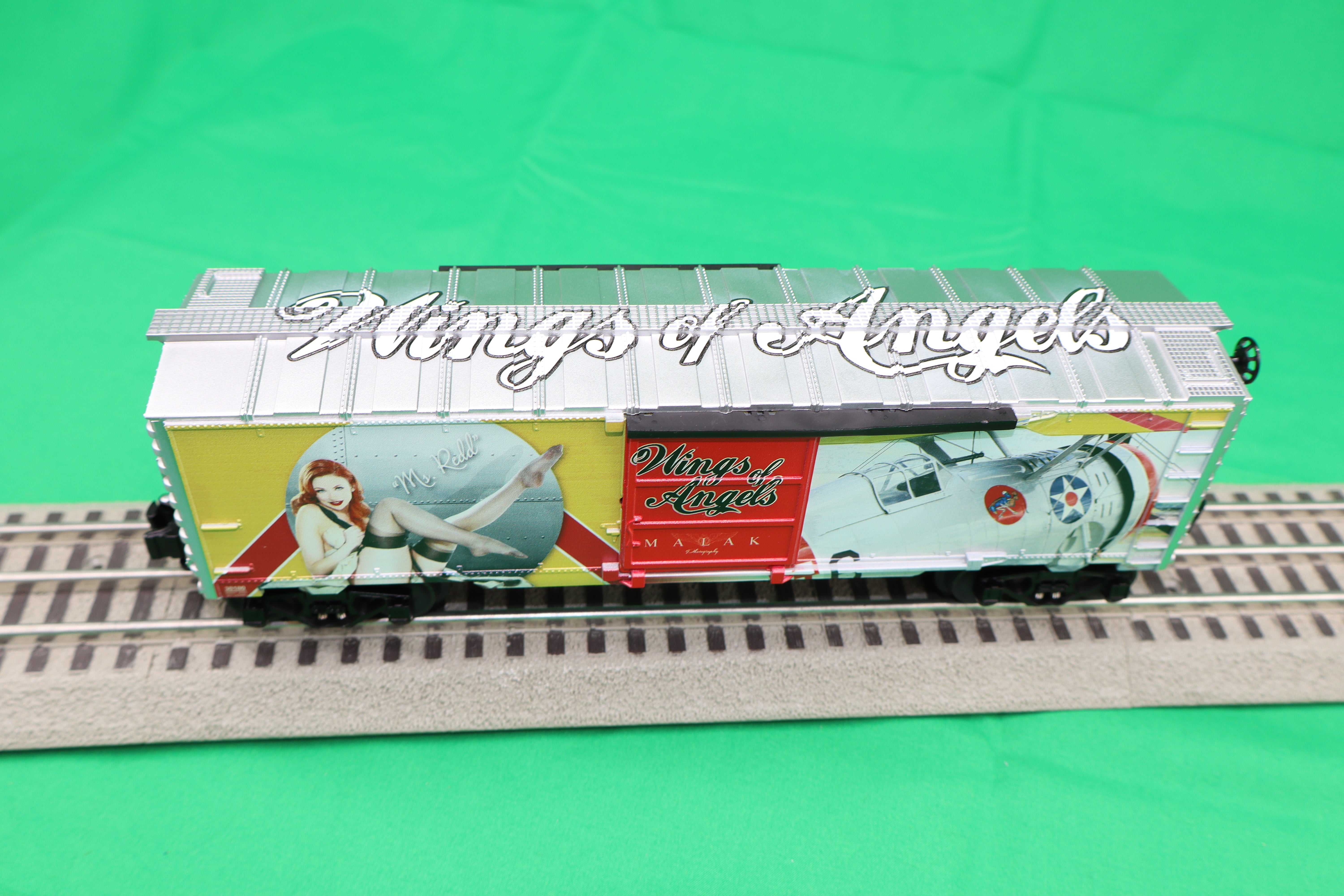 Lionel 2538180 - U.S. Army Boxcar "Wings of Angels - Jessamyne" (Rockin' the Red)