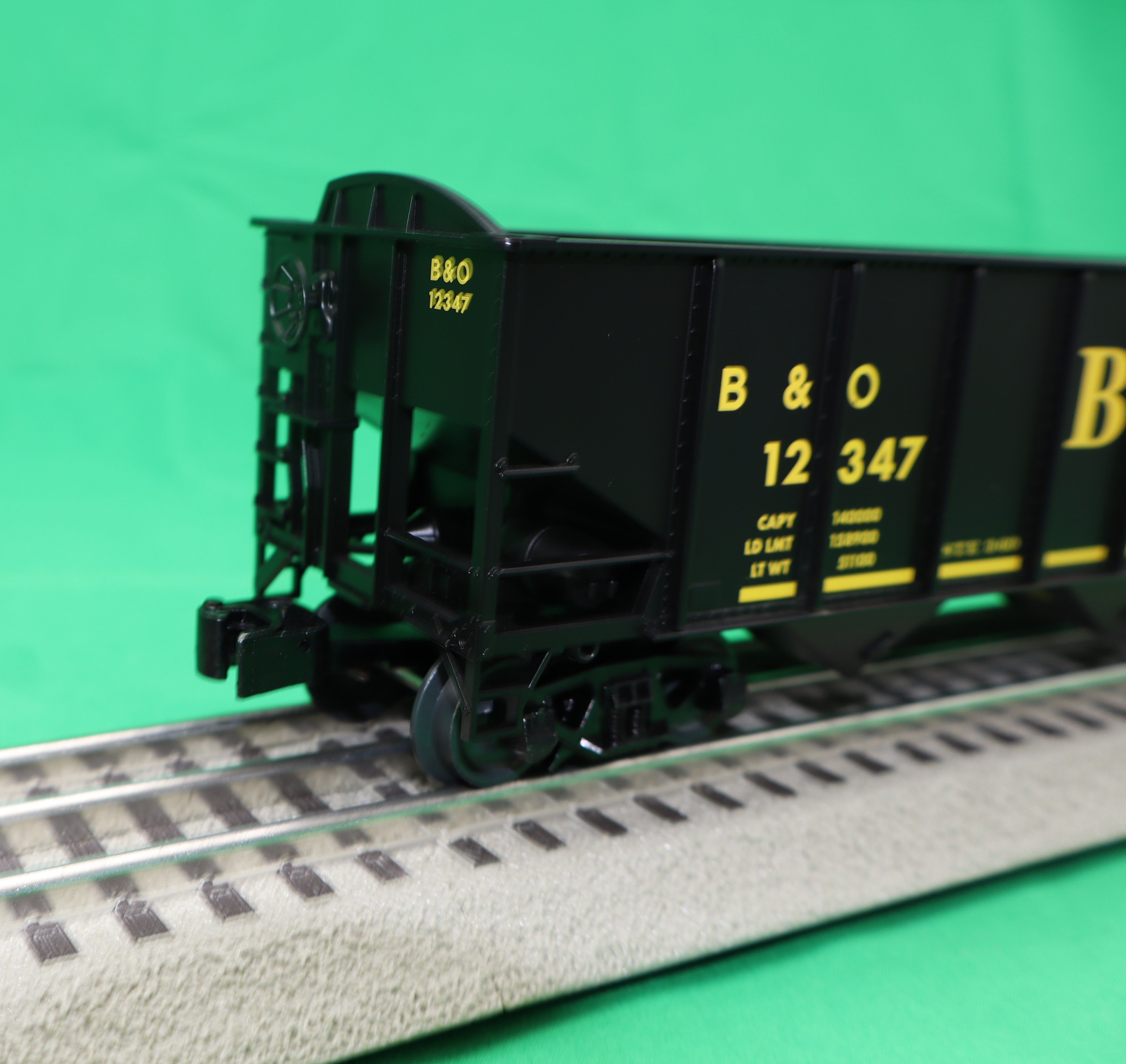 Lionel 2542209 - 3-Bay Hopper w/Peaked Ends "Baltimore & Ohio" #12347