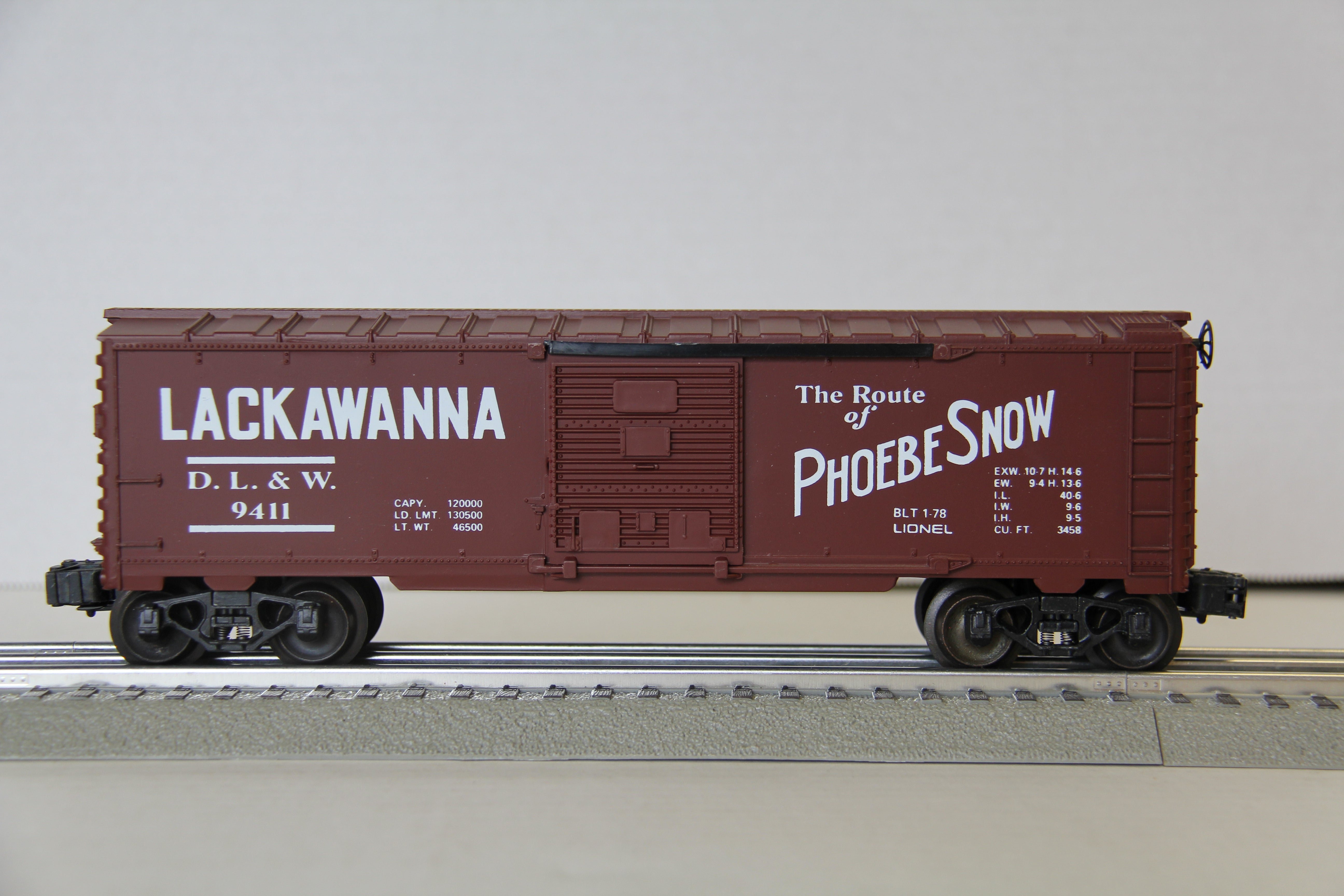 Lionel 6-9411 Lackawanna Route of Phoebe Snow Boxcar-Second hand-M4473