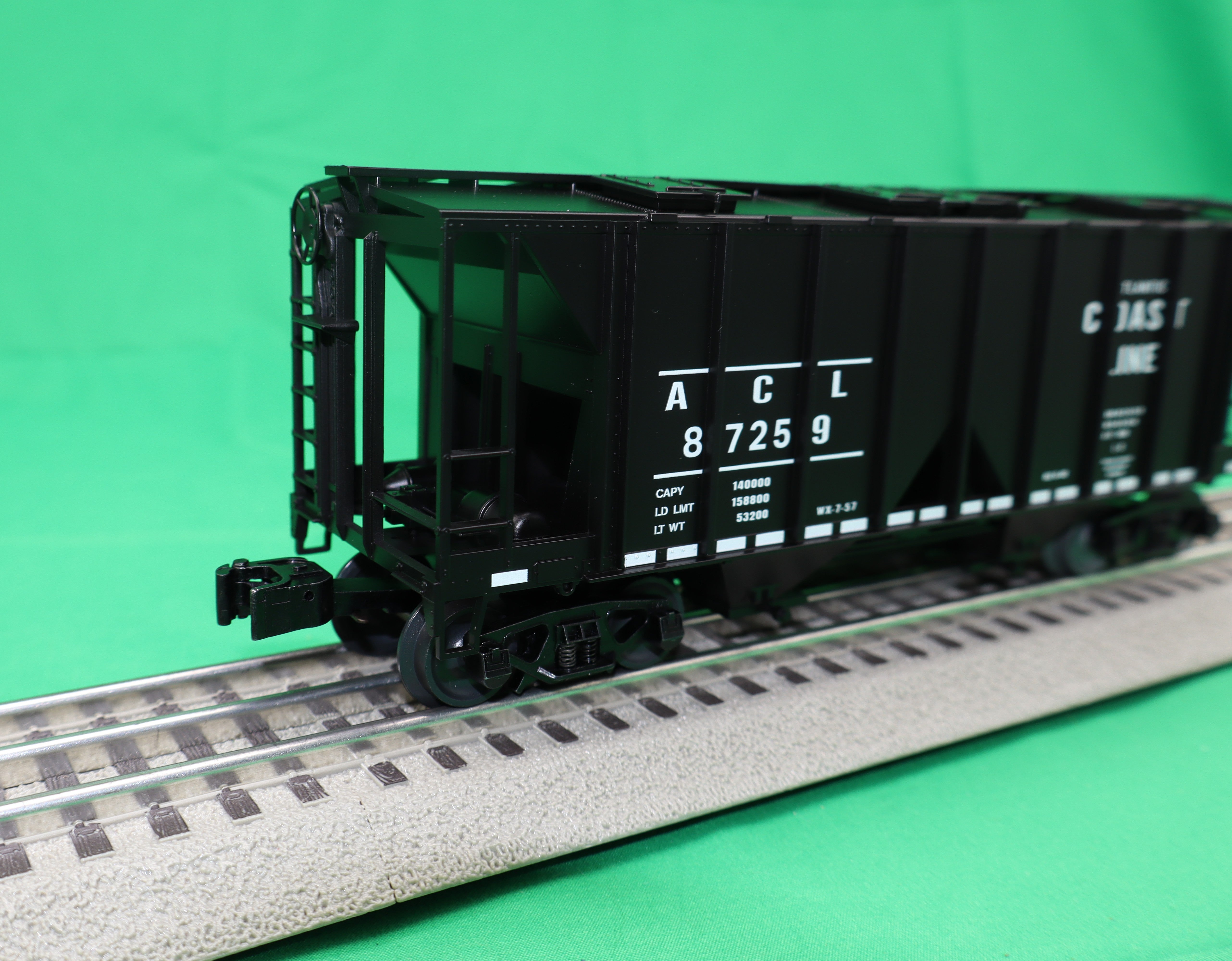 Lionel 2542072 - AC-2 Covered Hopper "Atlantic Coast Line" #87259