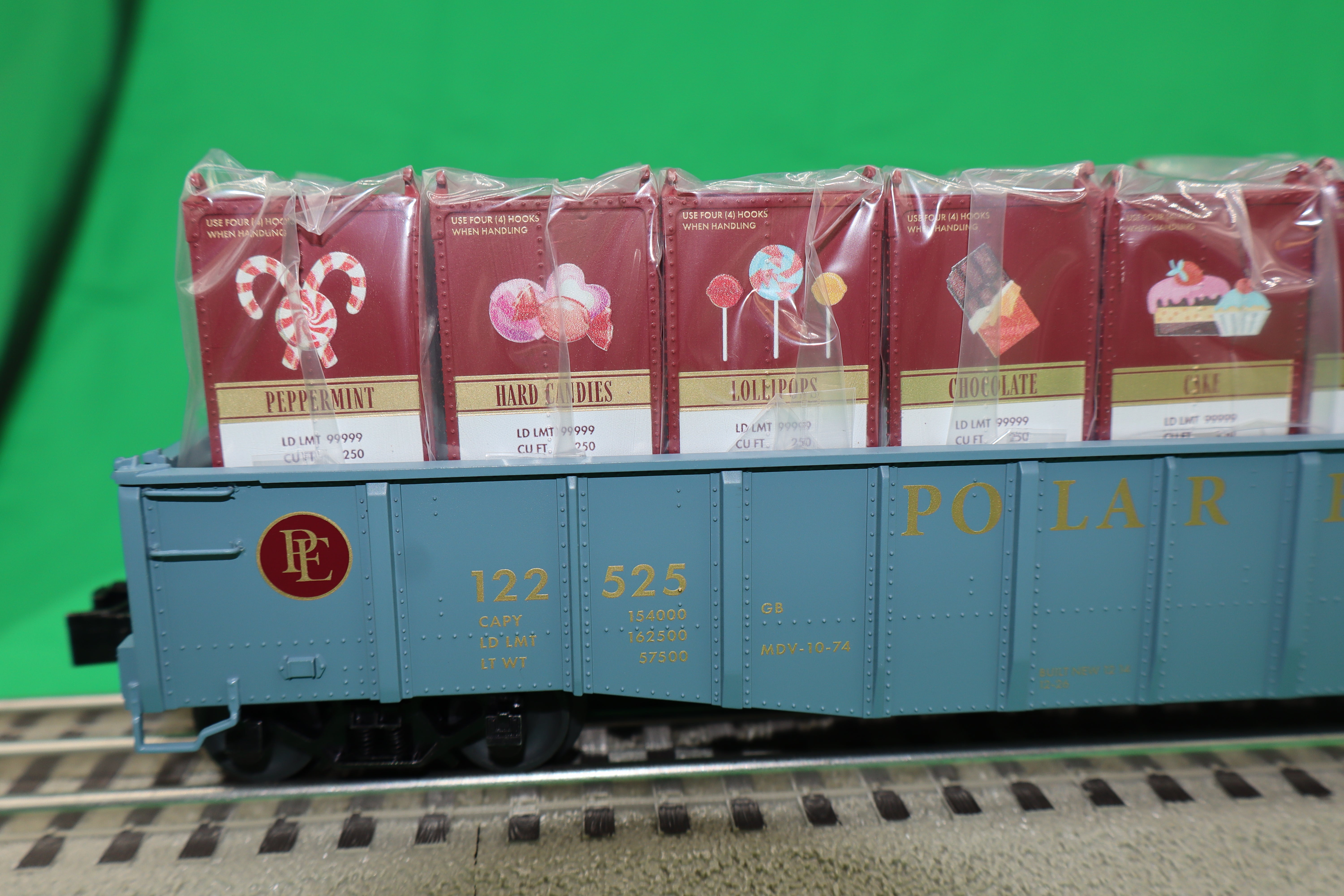 Lionel 2526580 - PS-5 Gondola Car "The Polar Express" #122525 w/ Cannisters